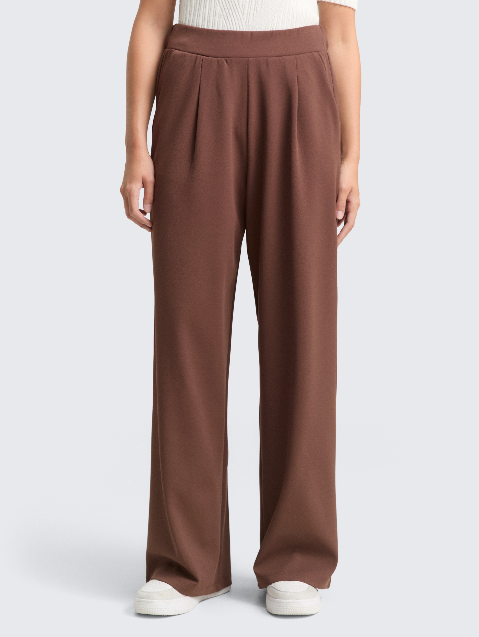 Wide Leg Hose - soft chocolate brown - Ausschnitt Model-Vorderansicht