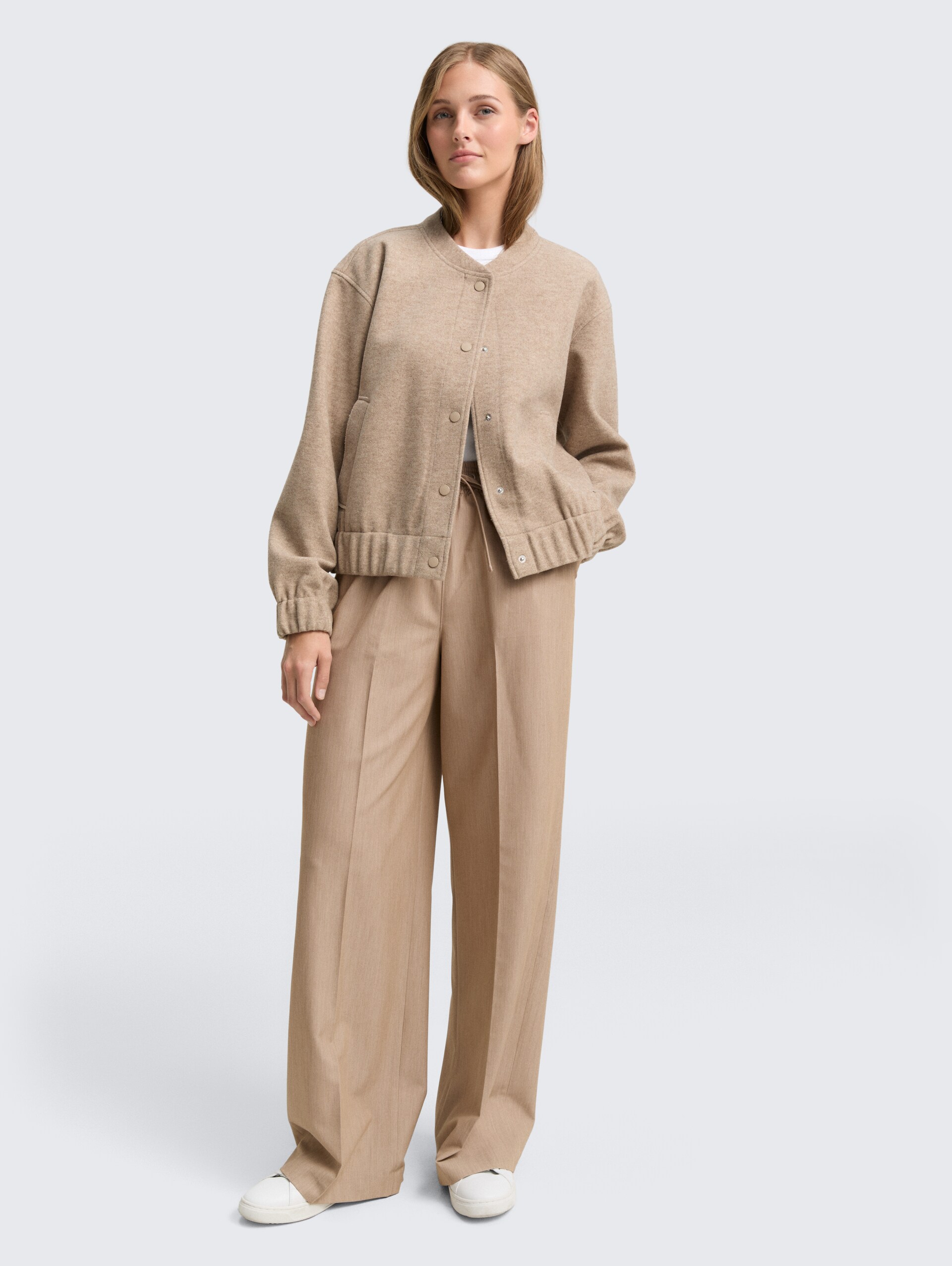 Wide Leg Hose mit Kordelzug - intense beige melange - Model-Vorderansicht