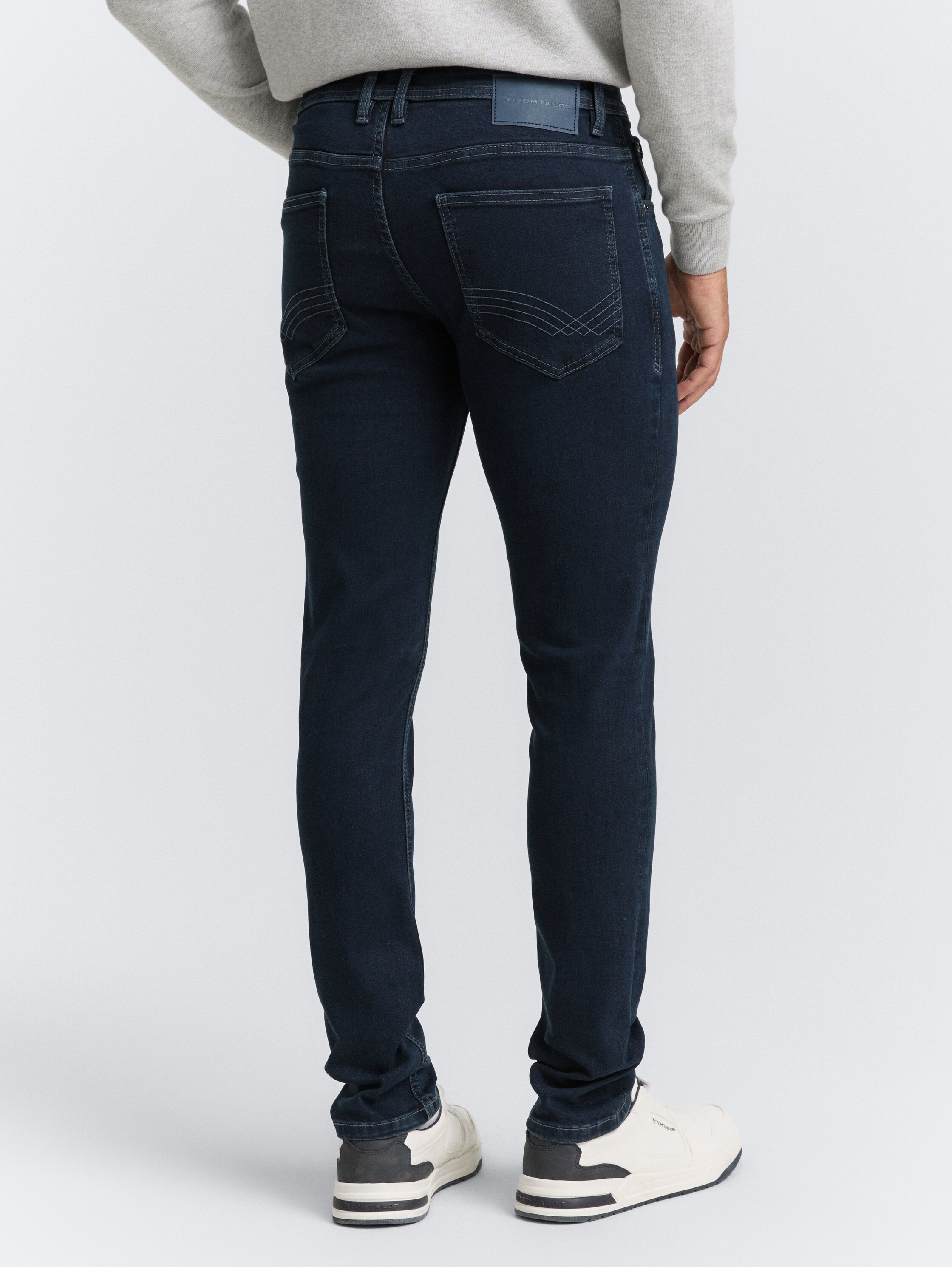 TTTROY SLIM Jeans mit Stretch - blue black denim - Auschnitt Model-Rückansicht