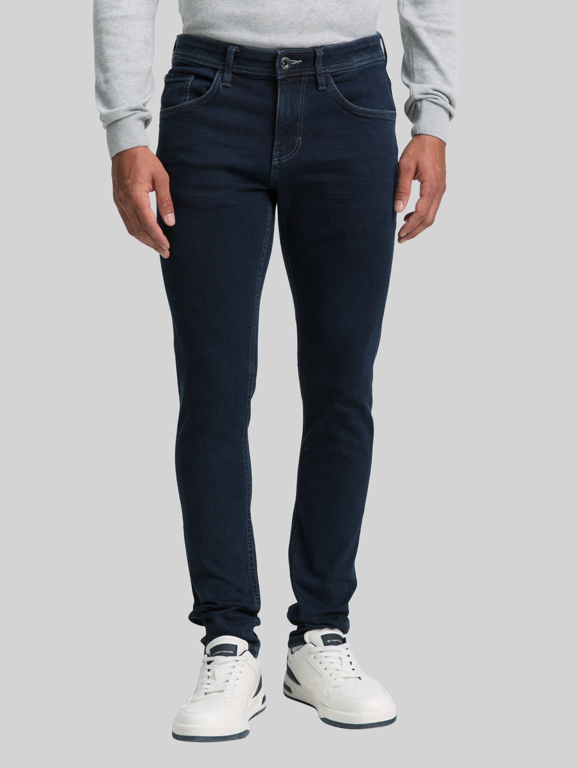 TTTROY SLIM jeans with stretch - blue black denim - Neckline model front view