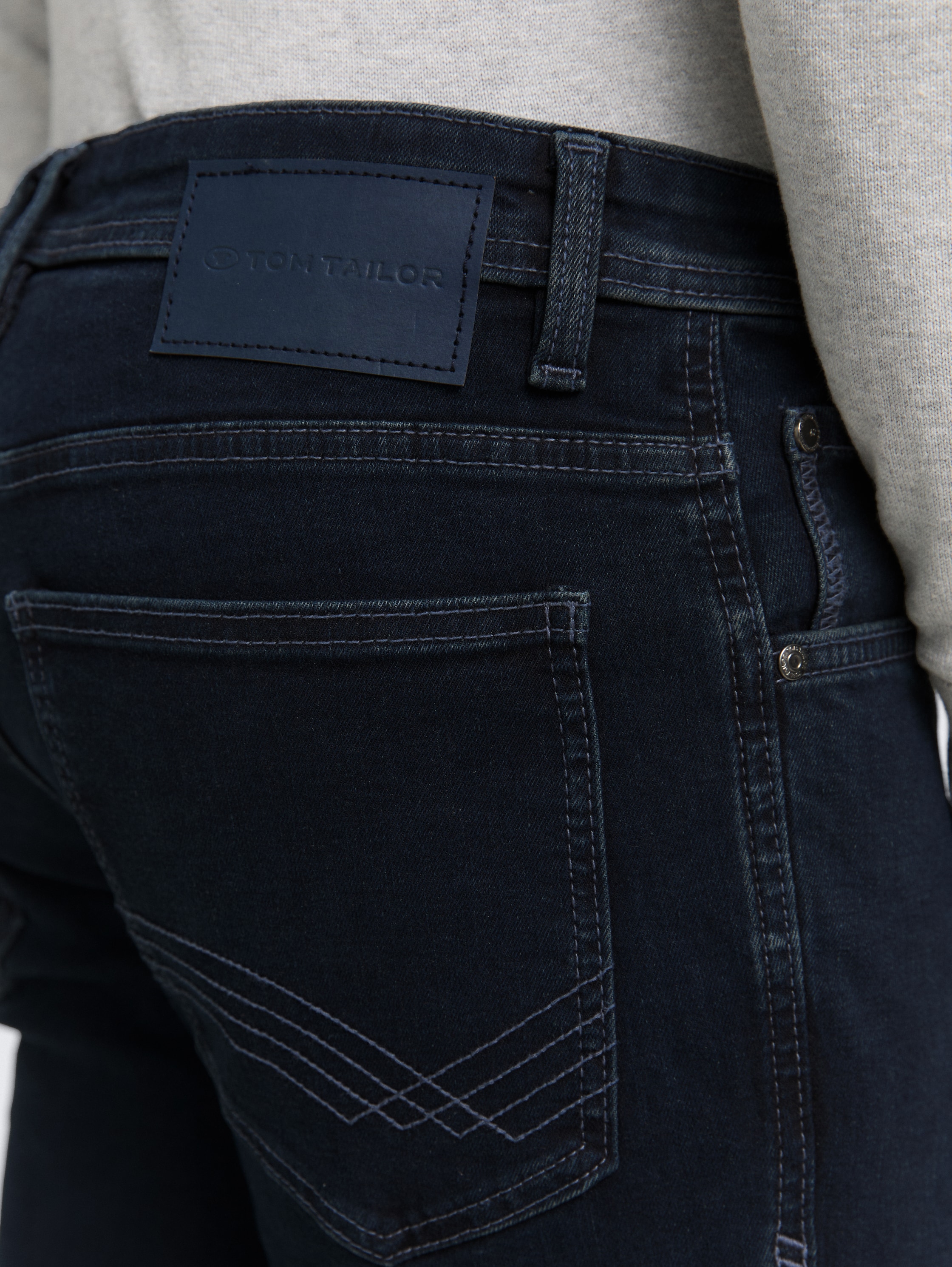 TTTROY SLIM Jeans mit Stretch - blue black denim - Detail-Model-Ansicht
