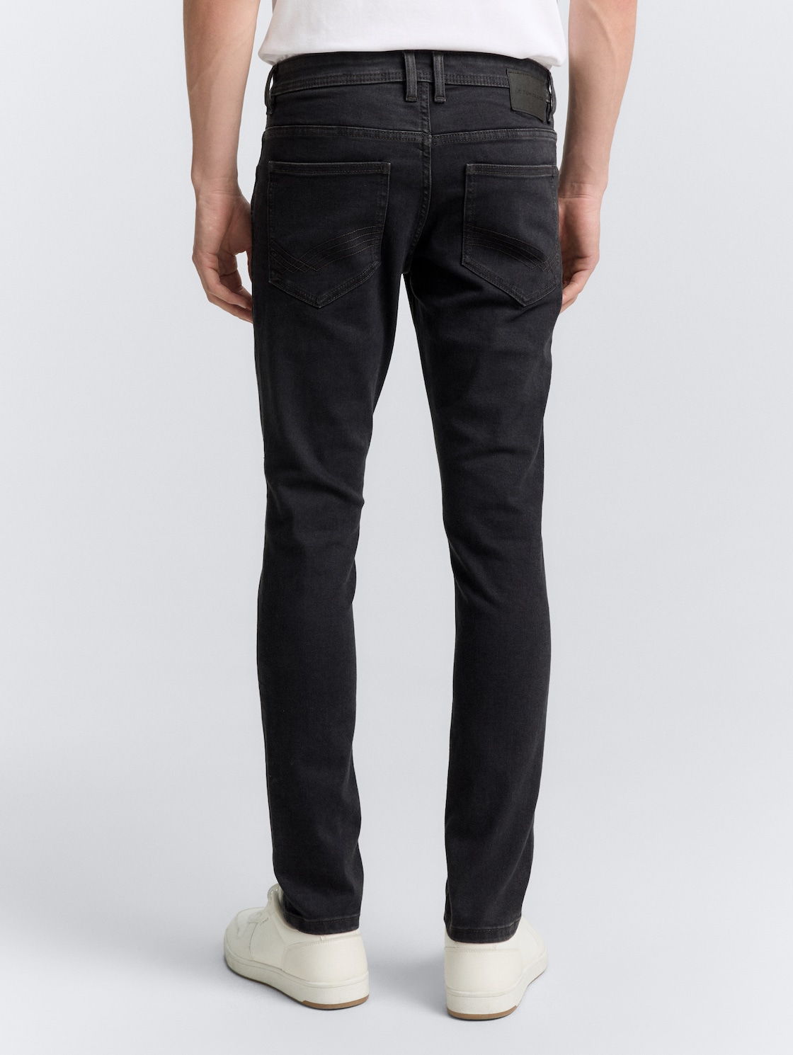 TTTROY SLIM jeans with stretch - clean rinsed black denim - Neckline model-back view