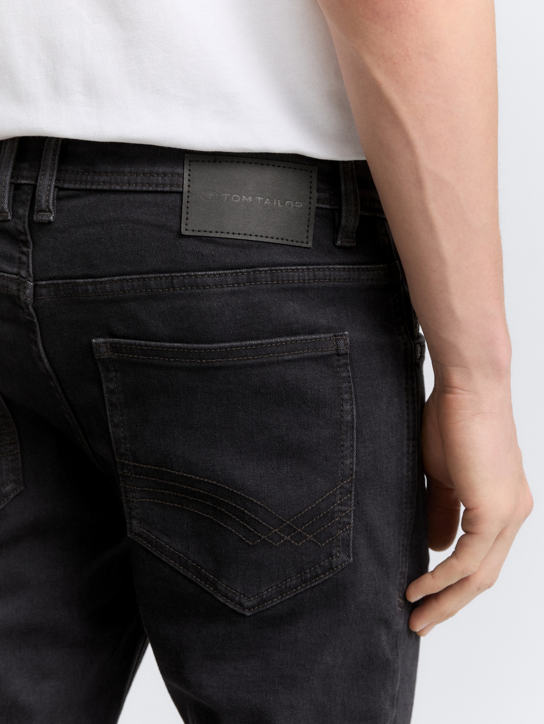 TTTROY SLIM jeans with stretch - clean rinsed black denim - Detail model view