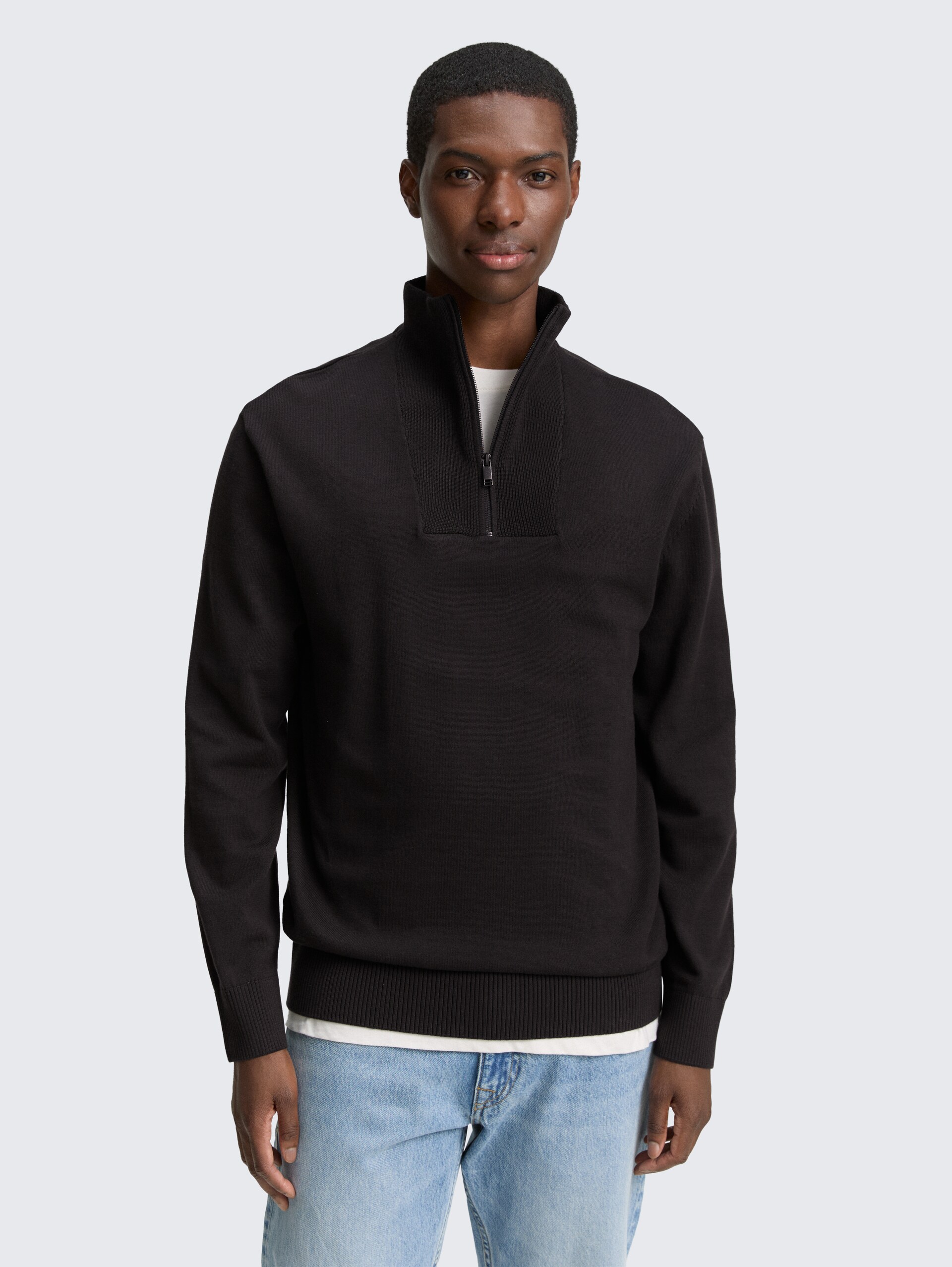 Troyer Strickpullover aus Baumwolle - Night Watch Black - Ausschnitt Model-Vorderansicht