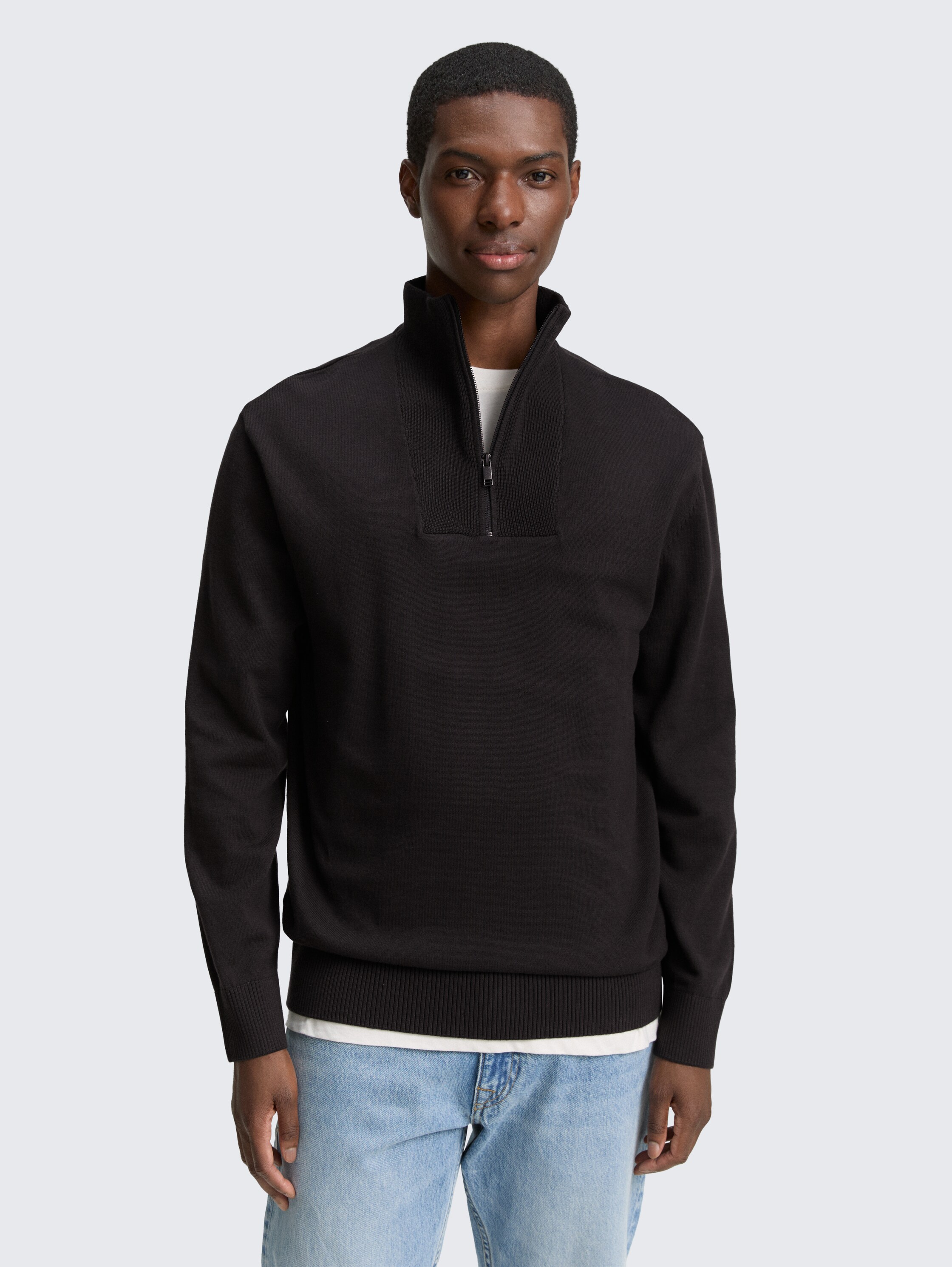 Troyer Strickpullover aus Baumwolle - Night Watch Black - Ausschnitt Model-Vorderansicht