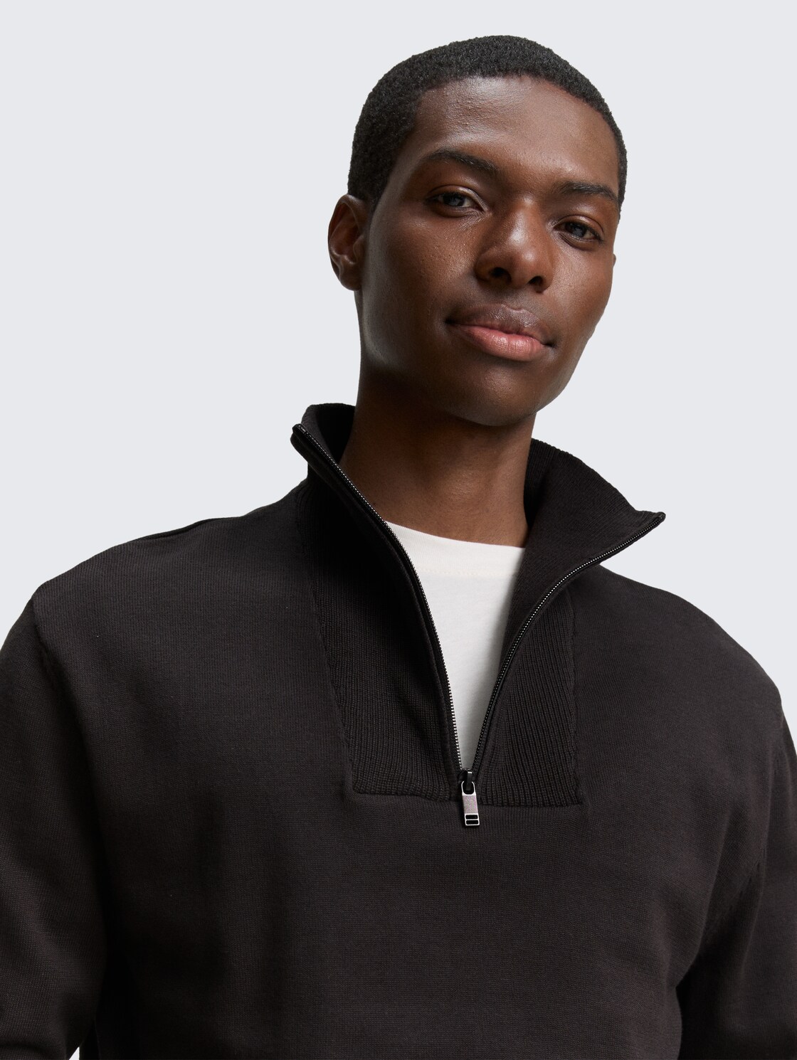 Cotton troyer knit jumper - Night Watch Black - Detail model view