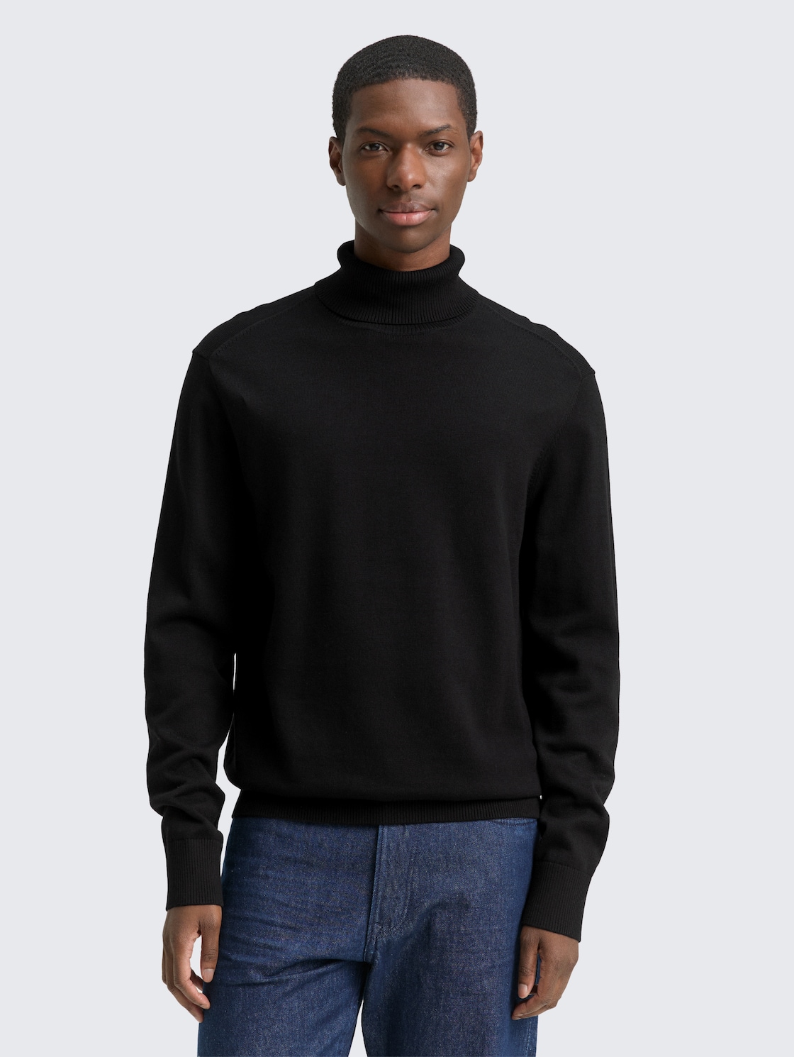 Rollkragenpullover aus Baumwolle - Black - Ausschnitt Model-Vorderansicht