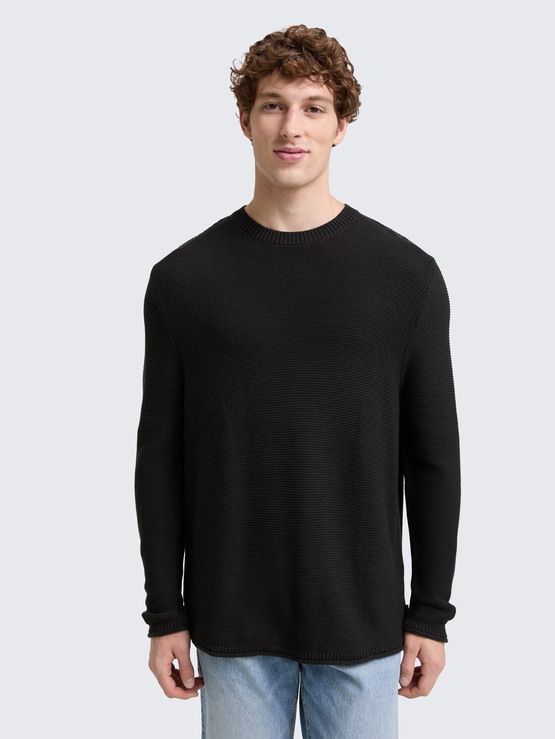 Relaxed Fit Strickpullover - Night Watch Black - Ausschnitt Model-Vorderansicht