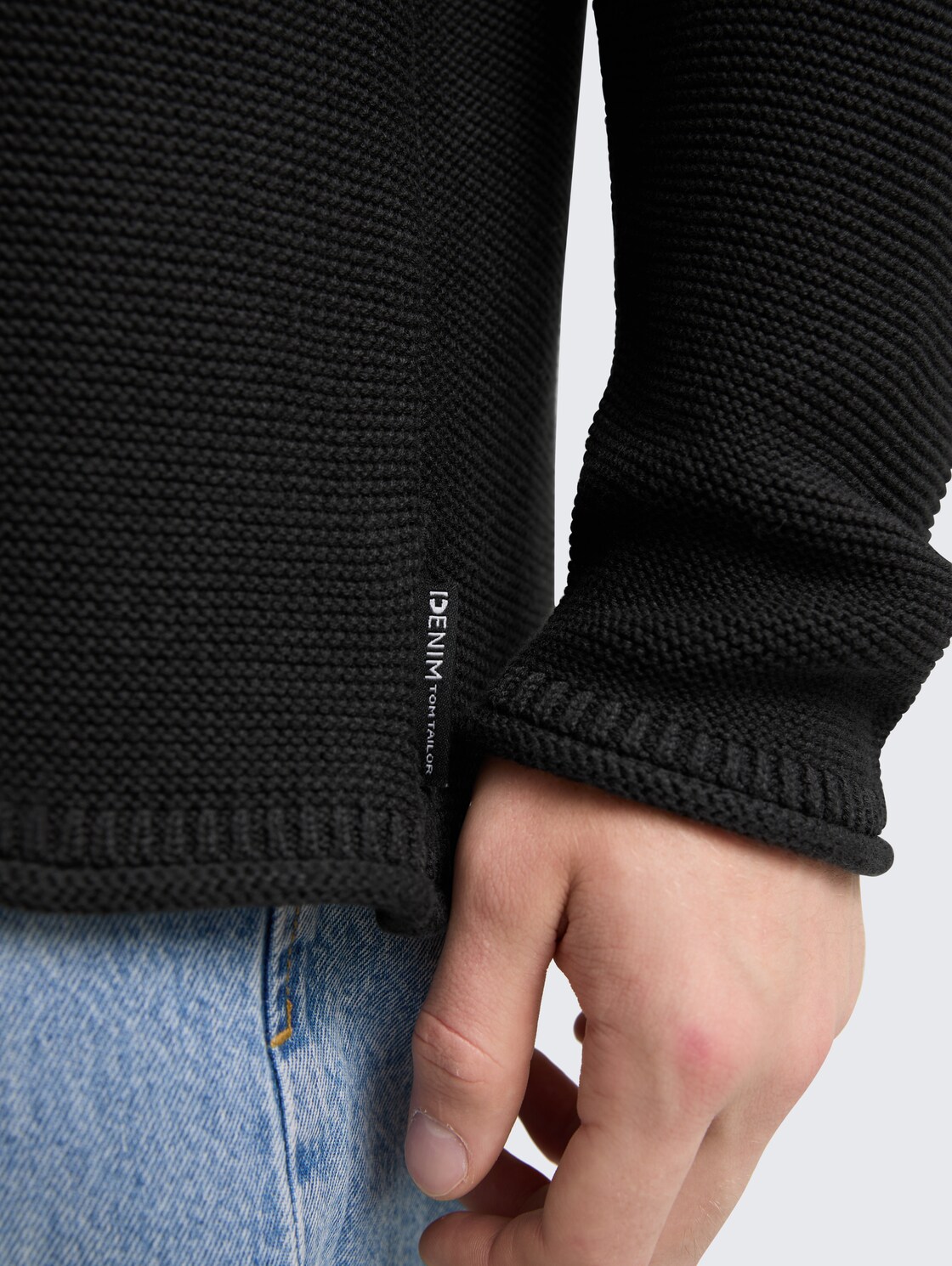 Relaxed Fit Strickpullover - Night Watch Black - Detail-Model-Ansicht