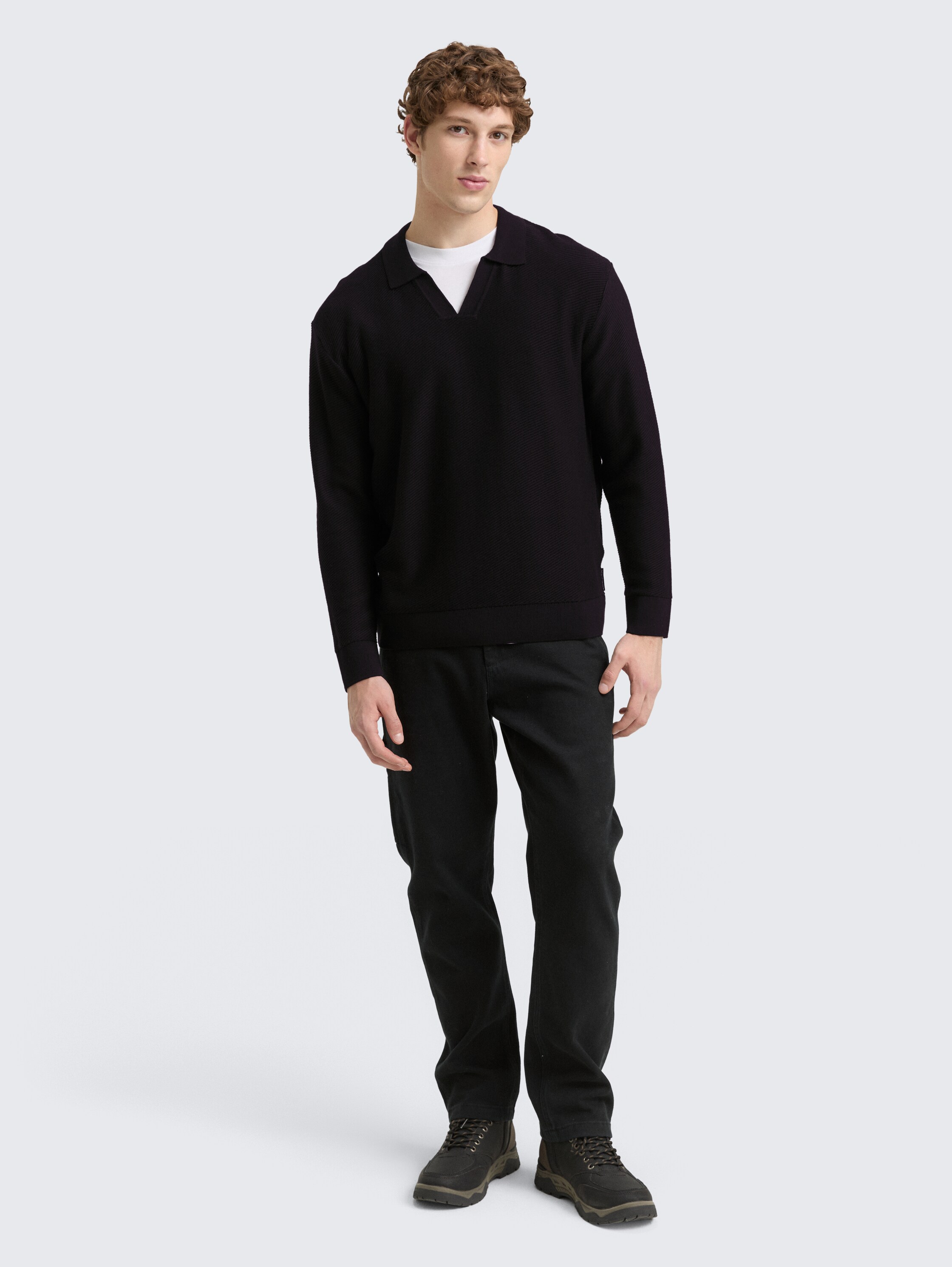 Relaxed Fit Strick-Poloshirt - Black - Model-Vorderansicht