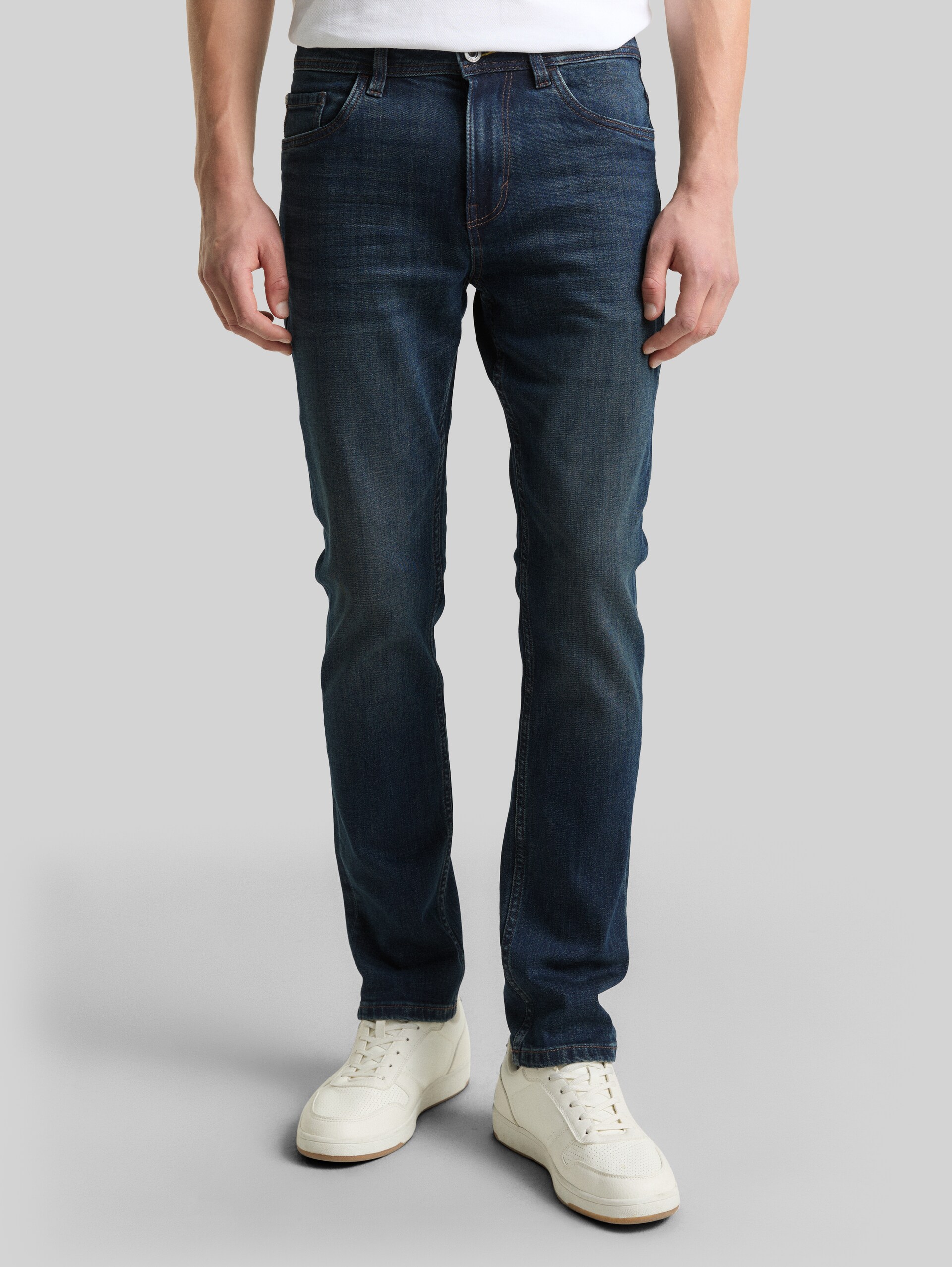 TTJOSH REGULAR SLIM Stretch jeans - vintage used dark stone blue - Neckline model front view