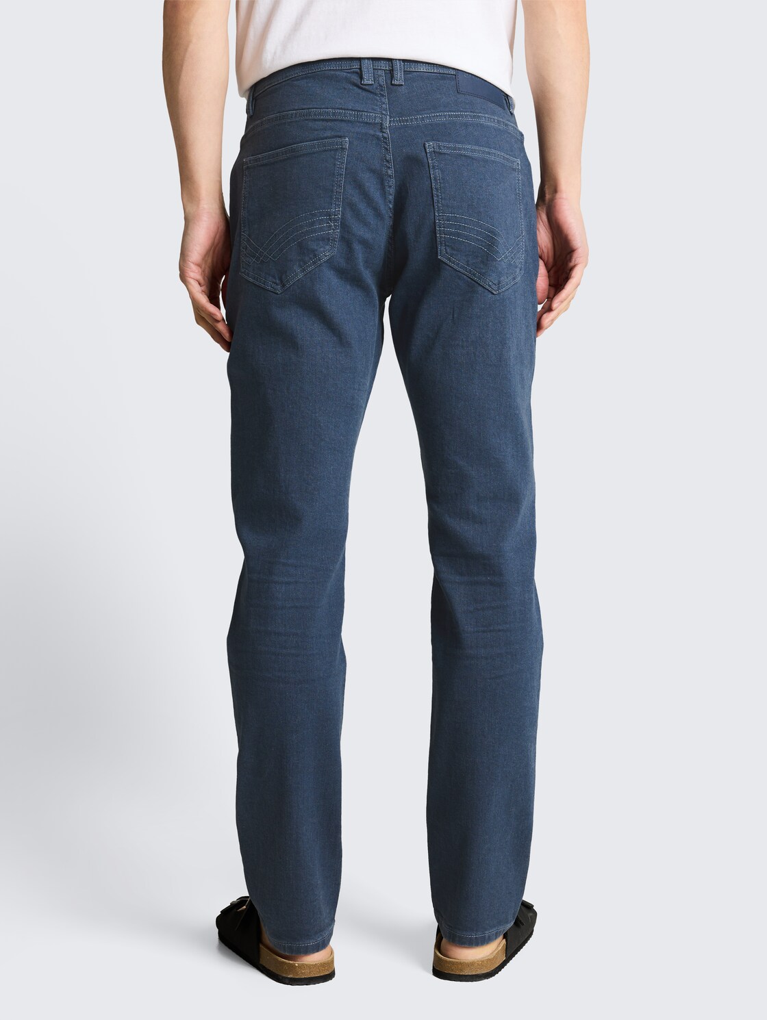 TTJOSH REGULAR SLIM Jeans mit Stretch - rinsed blue grey denim - Auschnitt Model-Rückansicht