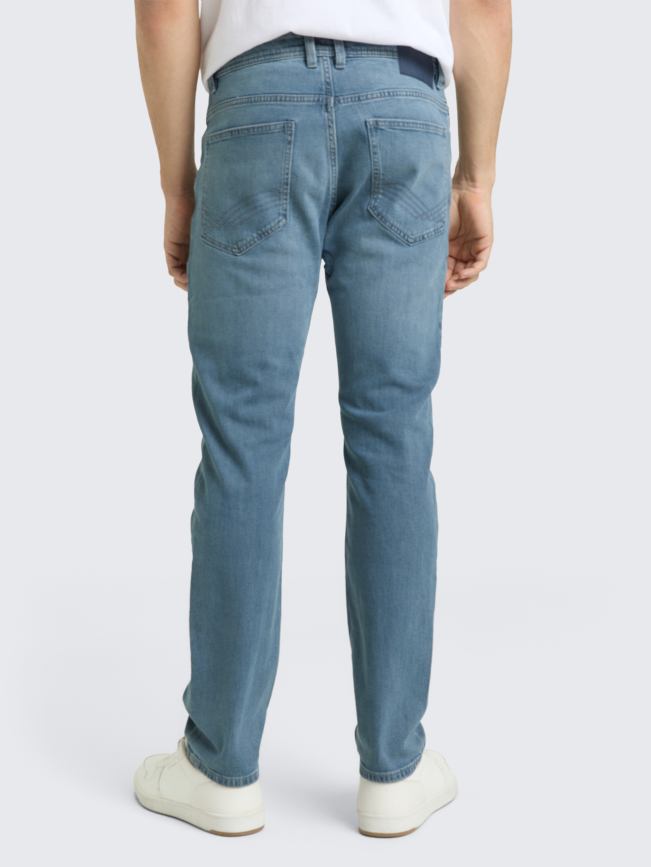 TTJOSH REGULAR SLIM Jeans mit Stretch - blue grey denim - Auschnitt Model-Rückansicht