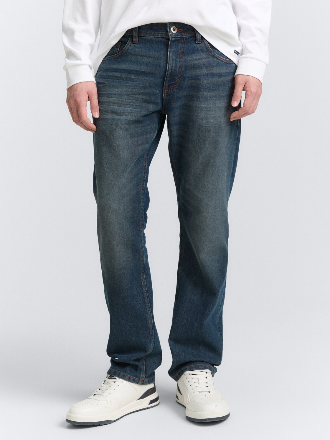 TTMARVIN STRAIGHT Jeans - mid stone blue grey denim - Ausschnitt Model-Vorderansicht