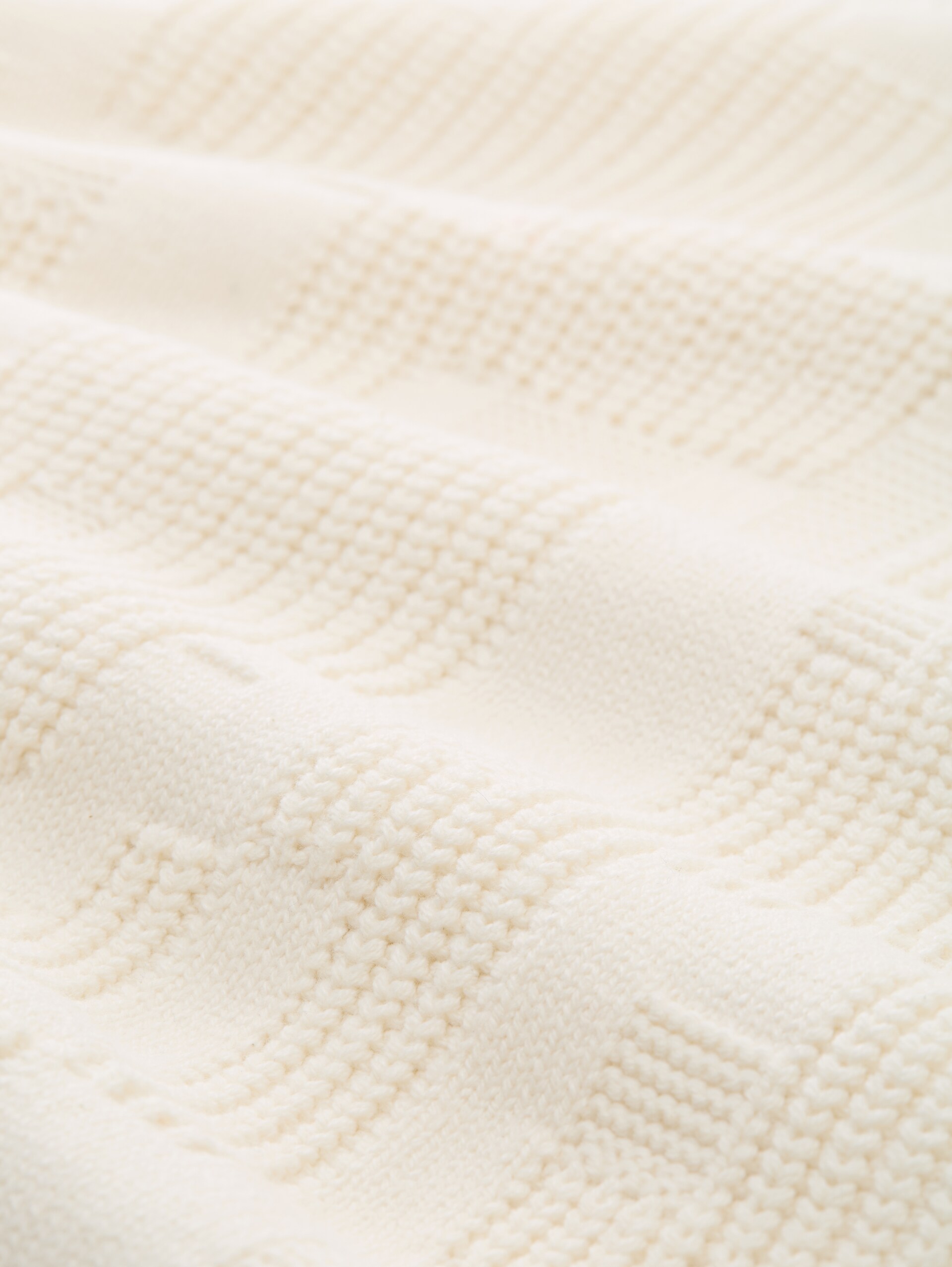 Loose fit knitted jumper with pattern - Gardenia White - Material view