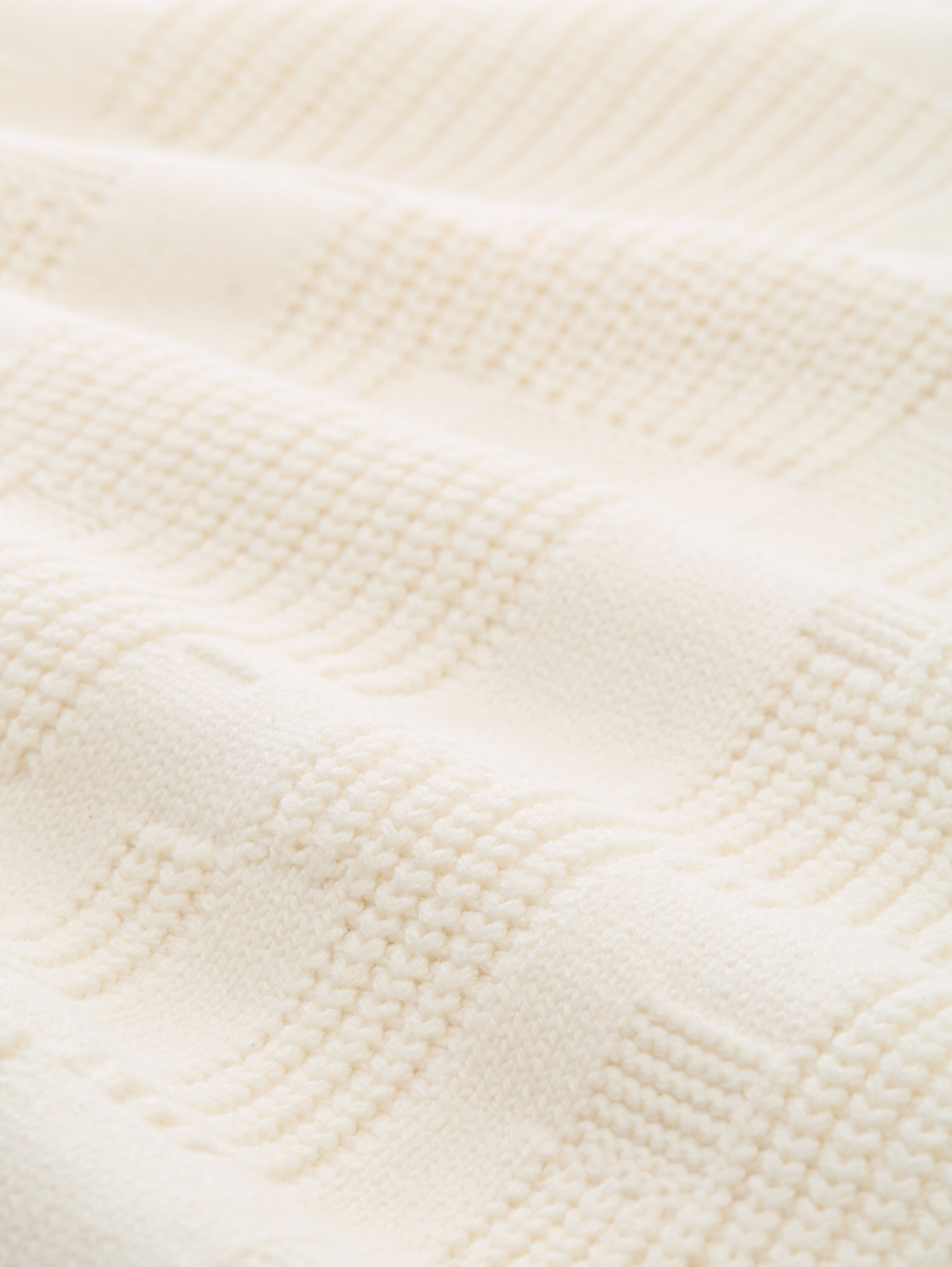 Loose fit knitted jumper with pattern - Gardenia White - Material view