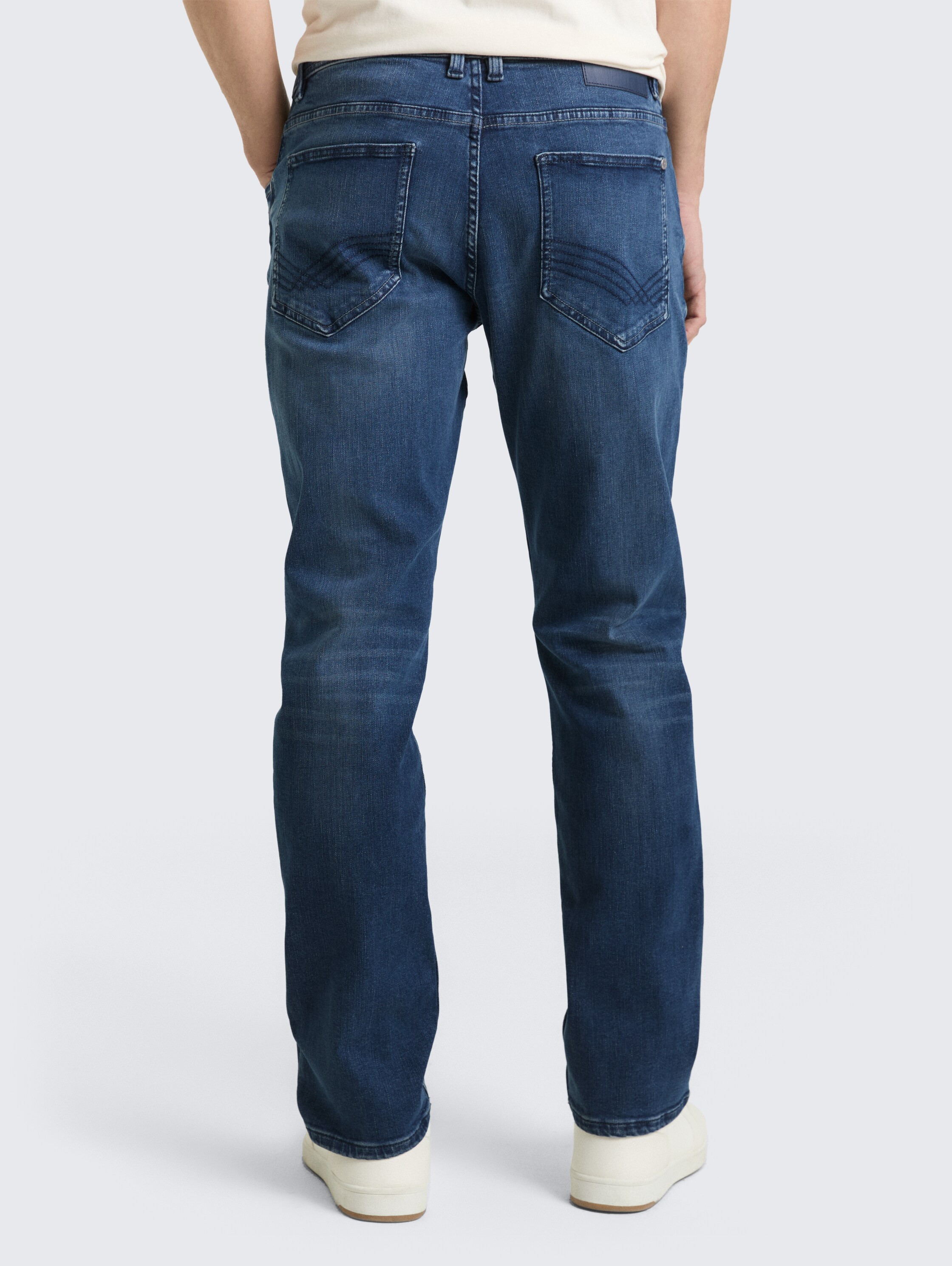 TTMARVIN STRAIGHT Jeans mit Superstretch - Used Dark Stone Blue Denim - Auschnitt Model-Rückansicht