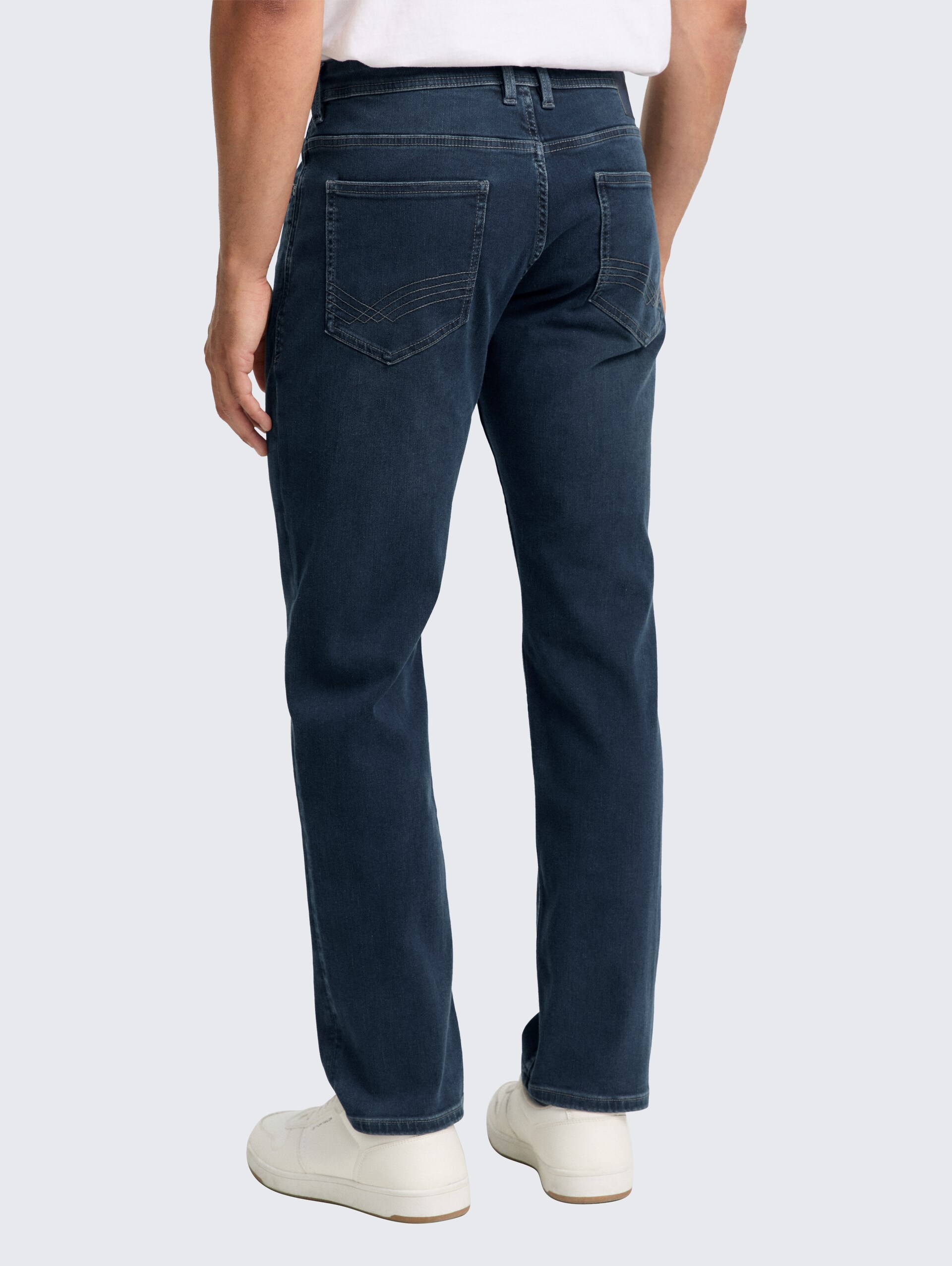 TTMARVIN STRAIGHT Jeans mit Superstretch - dark stone blue black denim - Auschnitt Model-Rückansicht