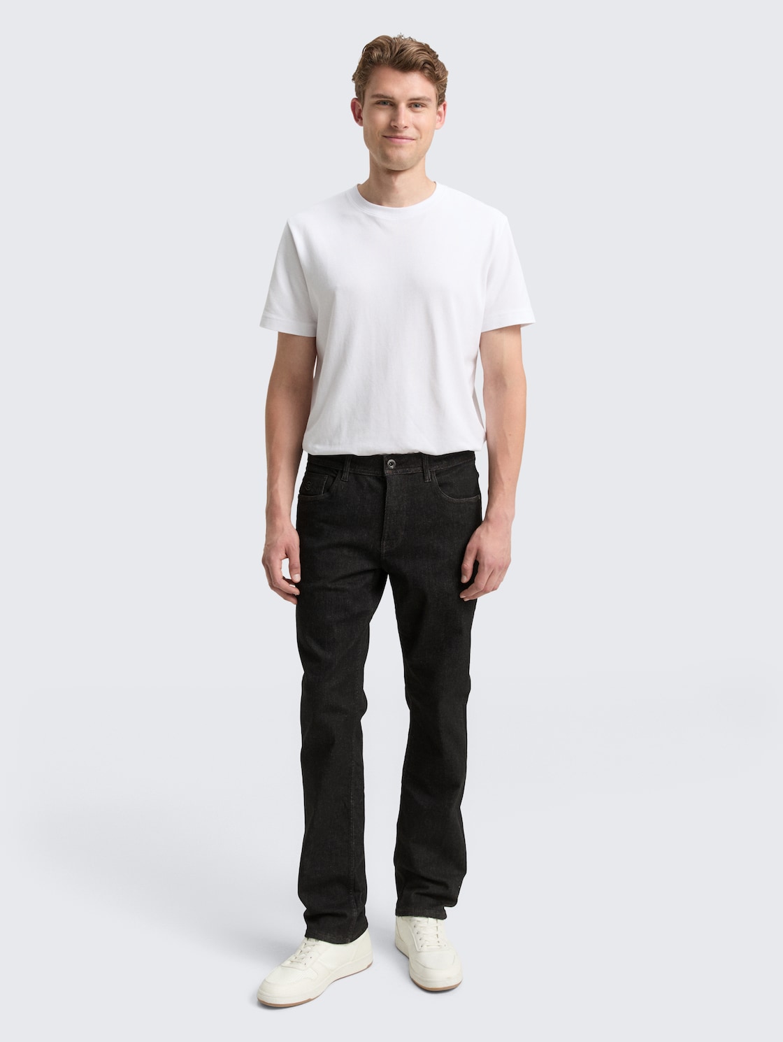 TTMARVIN STRAIGHT Jeans mit Superstretch - clean rinsed  black denim - Model-Vorderansicht