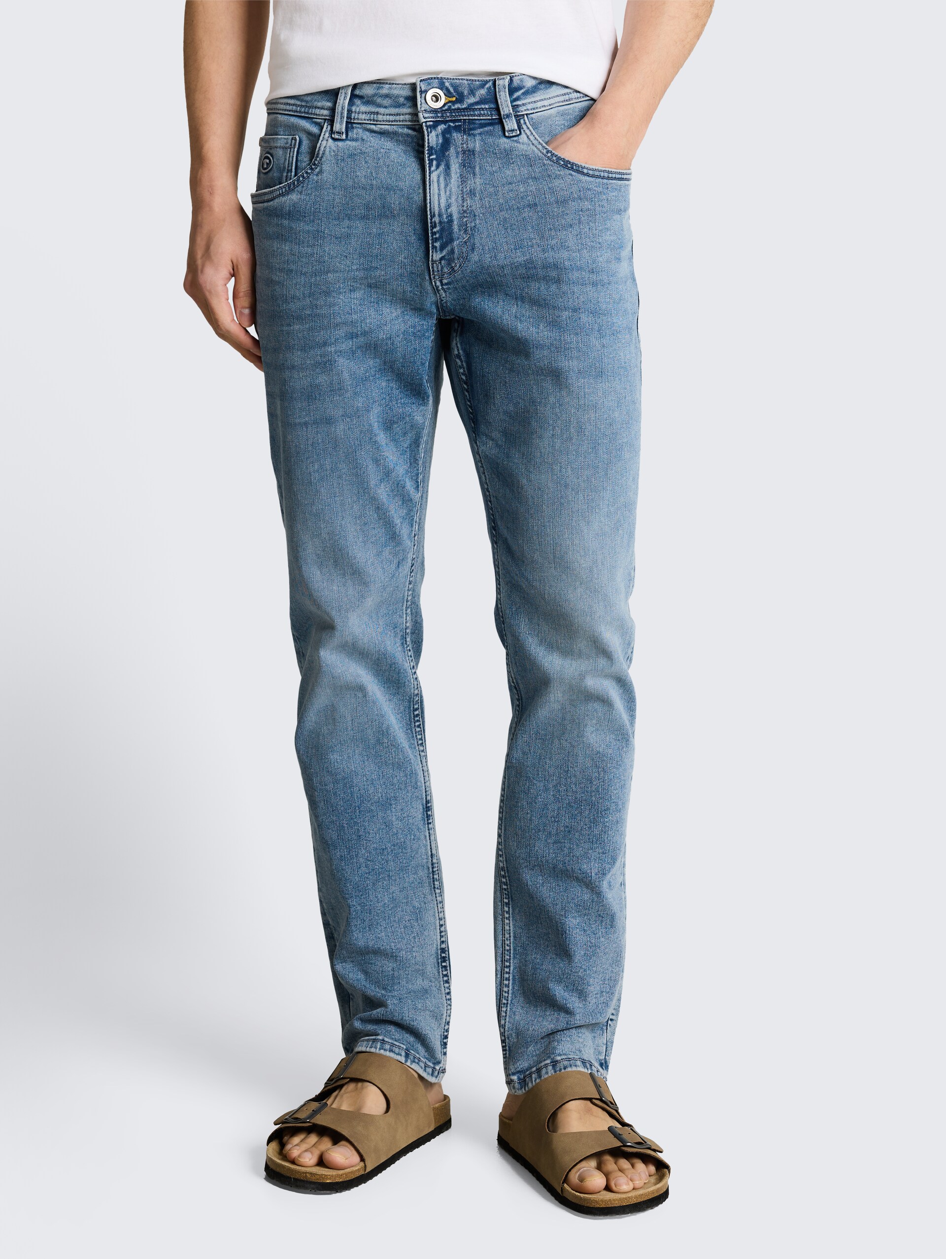 TTJOSH REGULAR SLIM Jeans mit Stretch - Used Light Stone Blue Denim - Ausschnitt Model-Vorderansicht