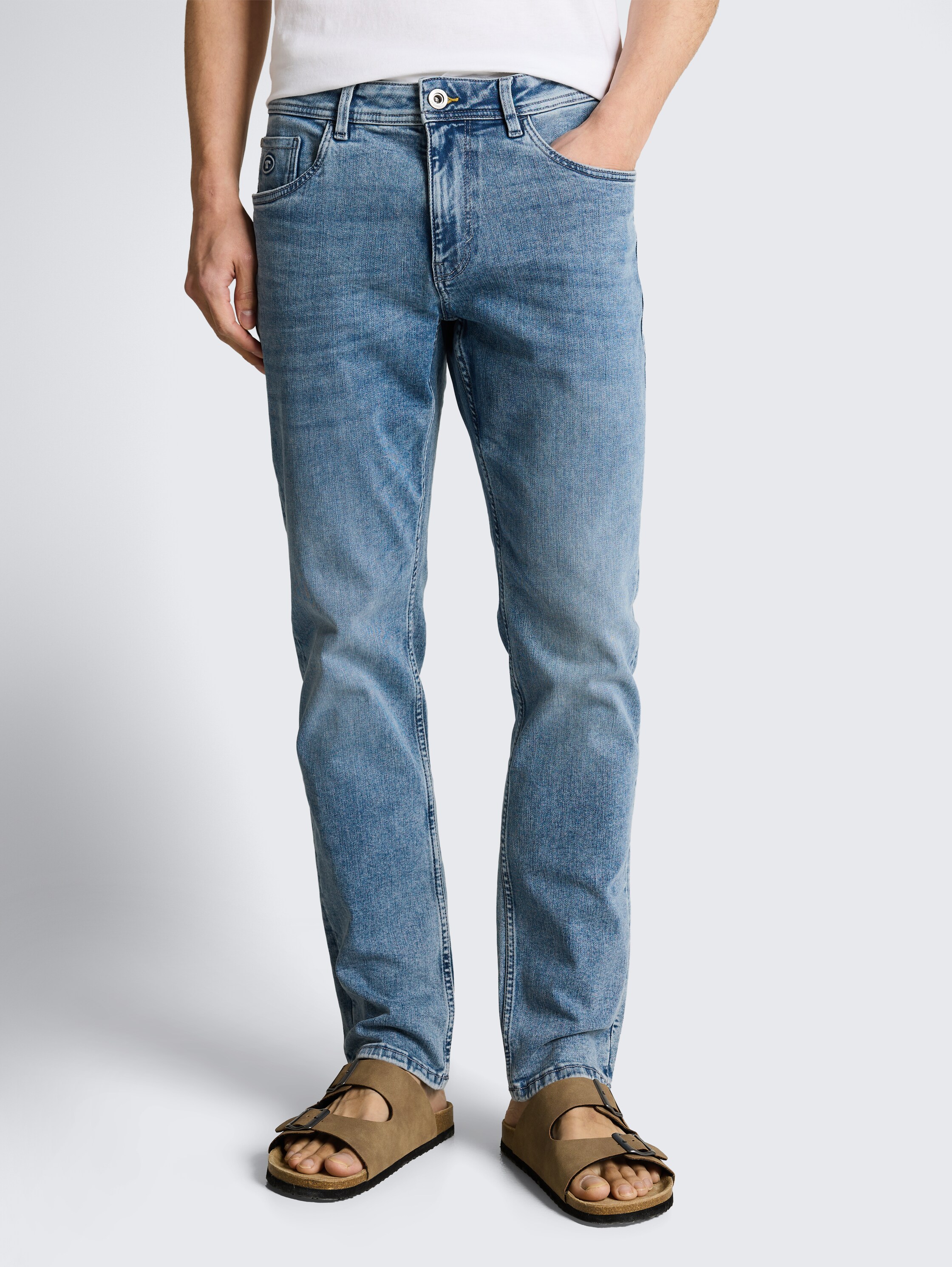 TTJOSH REGULAR SLIM Jeans mit Stretch - Used Light Stone Blue Denim - Ausschnitt Model-Vorderansicht