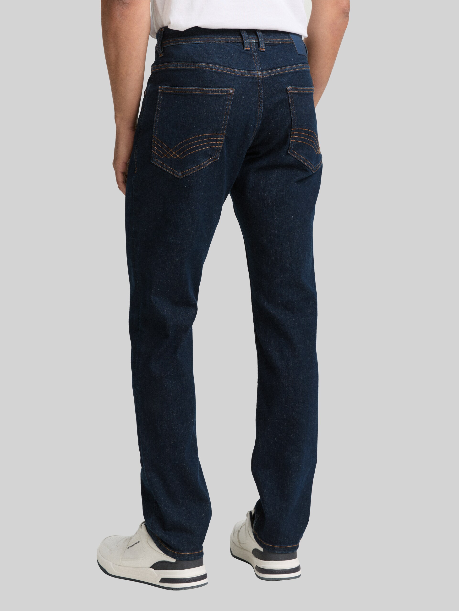 TTJOSH REGULAR SLIM Stretch jeans - Rinsed Blue Denim - Neckline model-back view