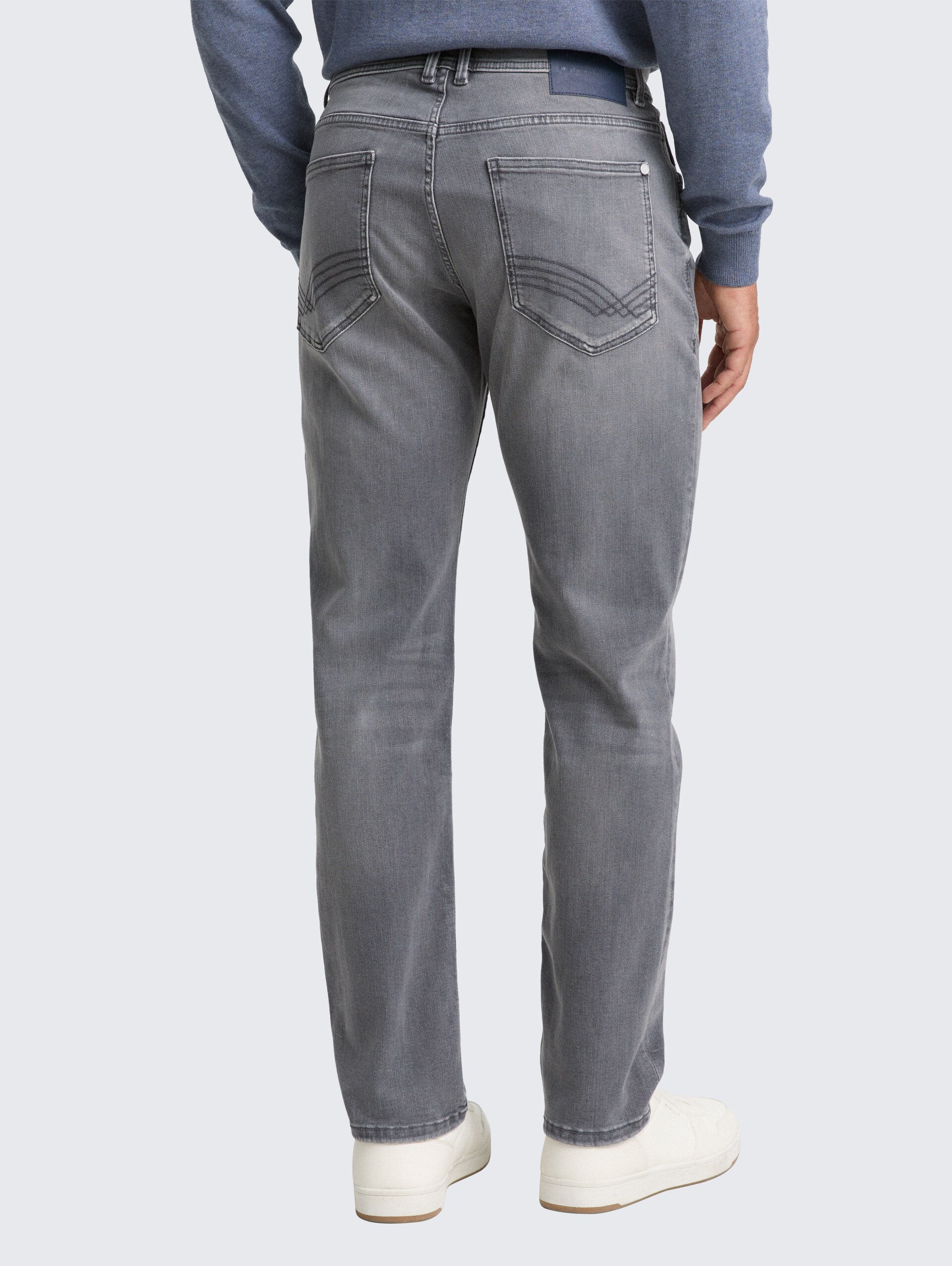 TTJOSH REGULAR SLIM Jeans mit Stretch - grey denim - Auschnitt Model-Rückansicht