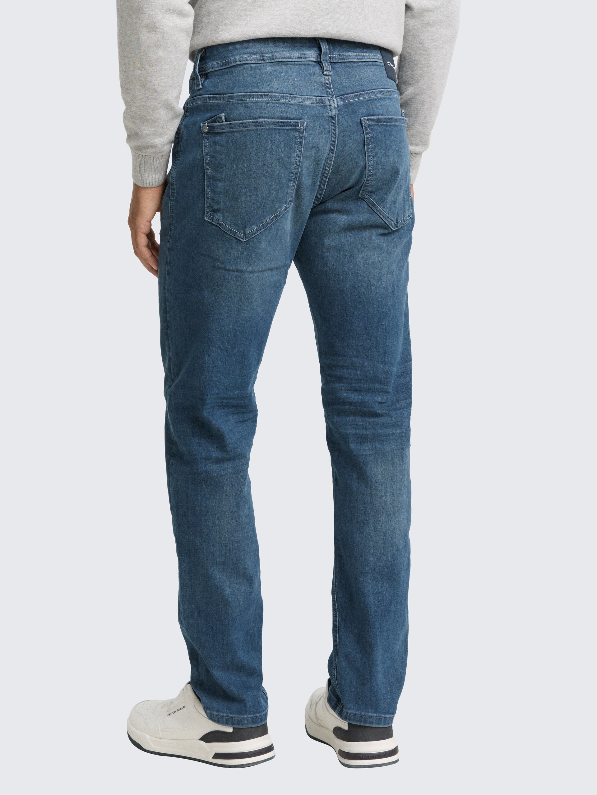 TTCURT TAPERED Jeans mit Stretch - blue grey denim - Auschnitt Model-Rückansicht
