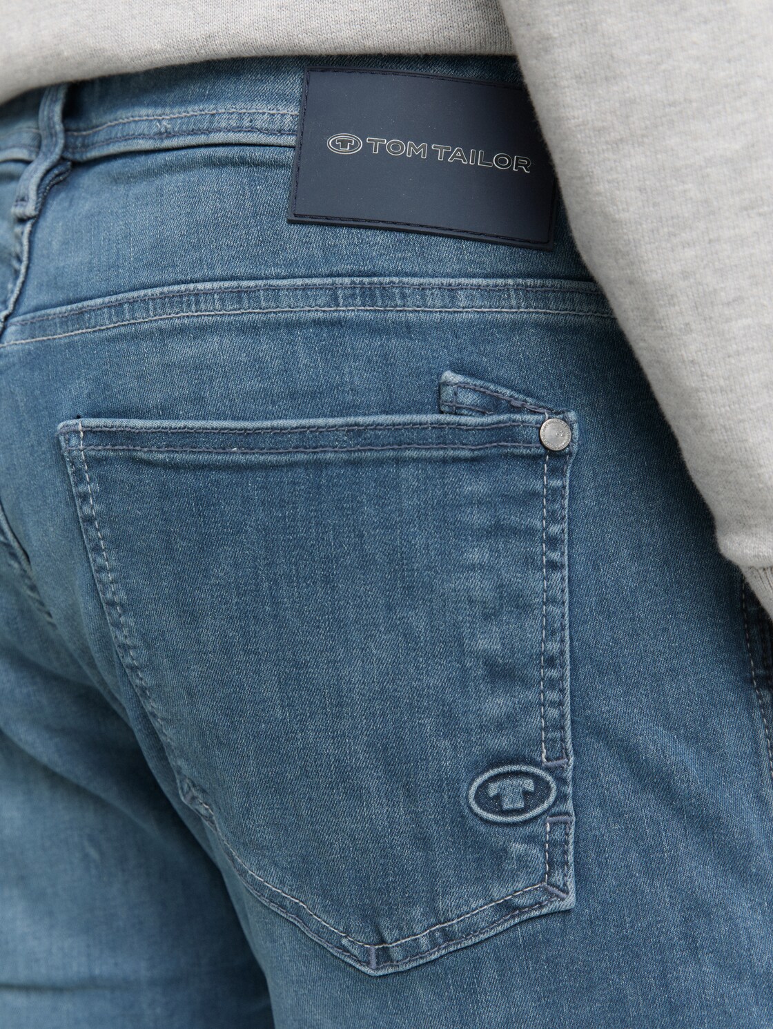 TTCURT TAPERED Jeans mit Stretch - blue grey denim - Detail-Model-Ansicht