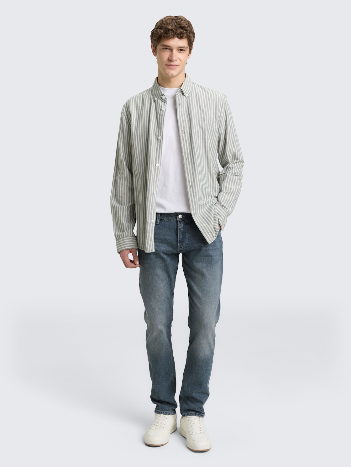 TTPIERS SLIM Jeans - used mid blue grey denim - Model-Vorderansicht