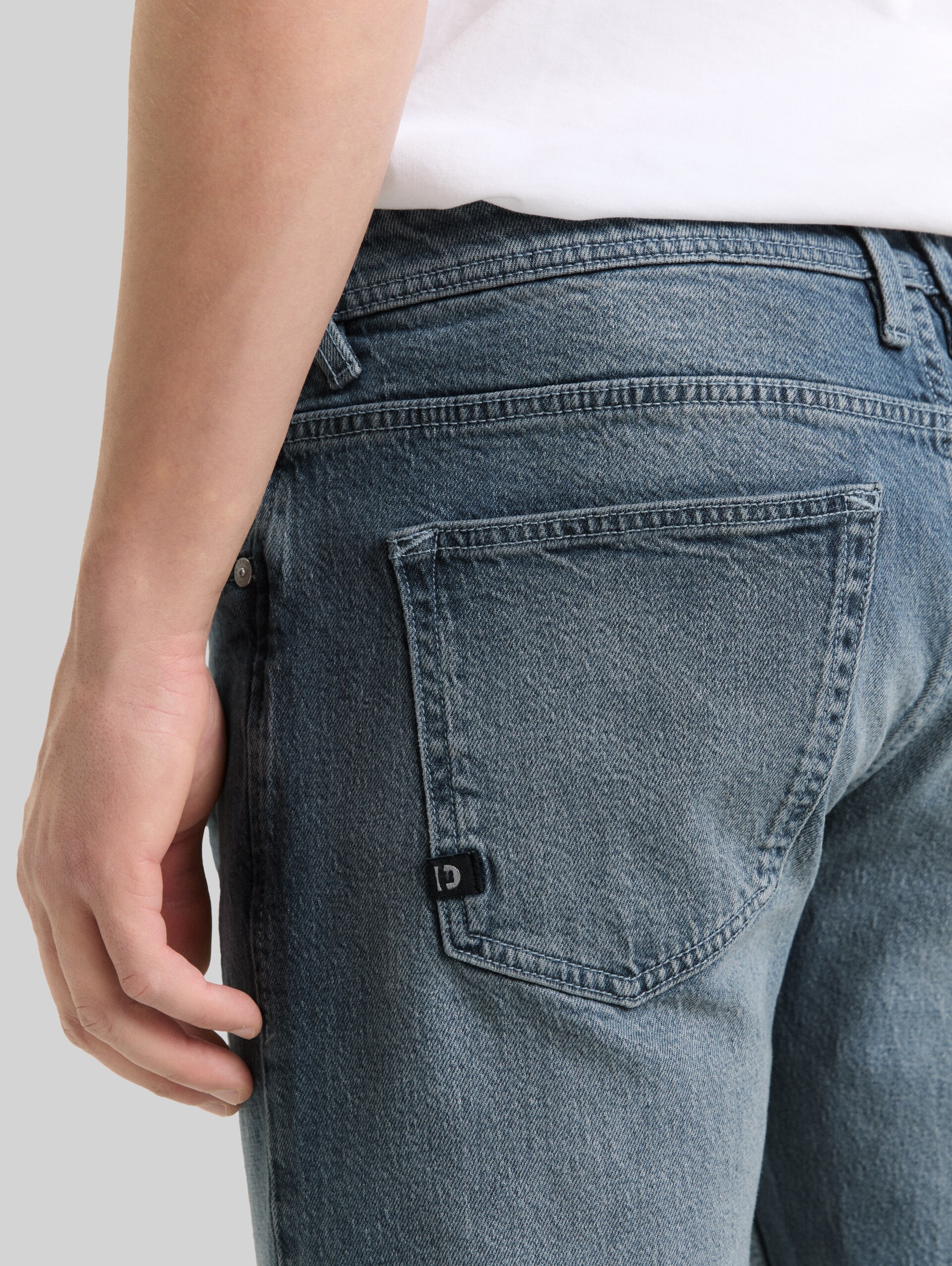 TTPIERS SLIM jeans - used mid blue grey denim - Detail model view