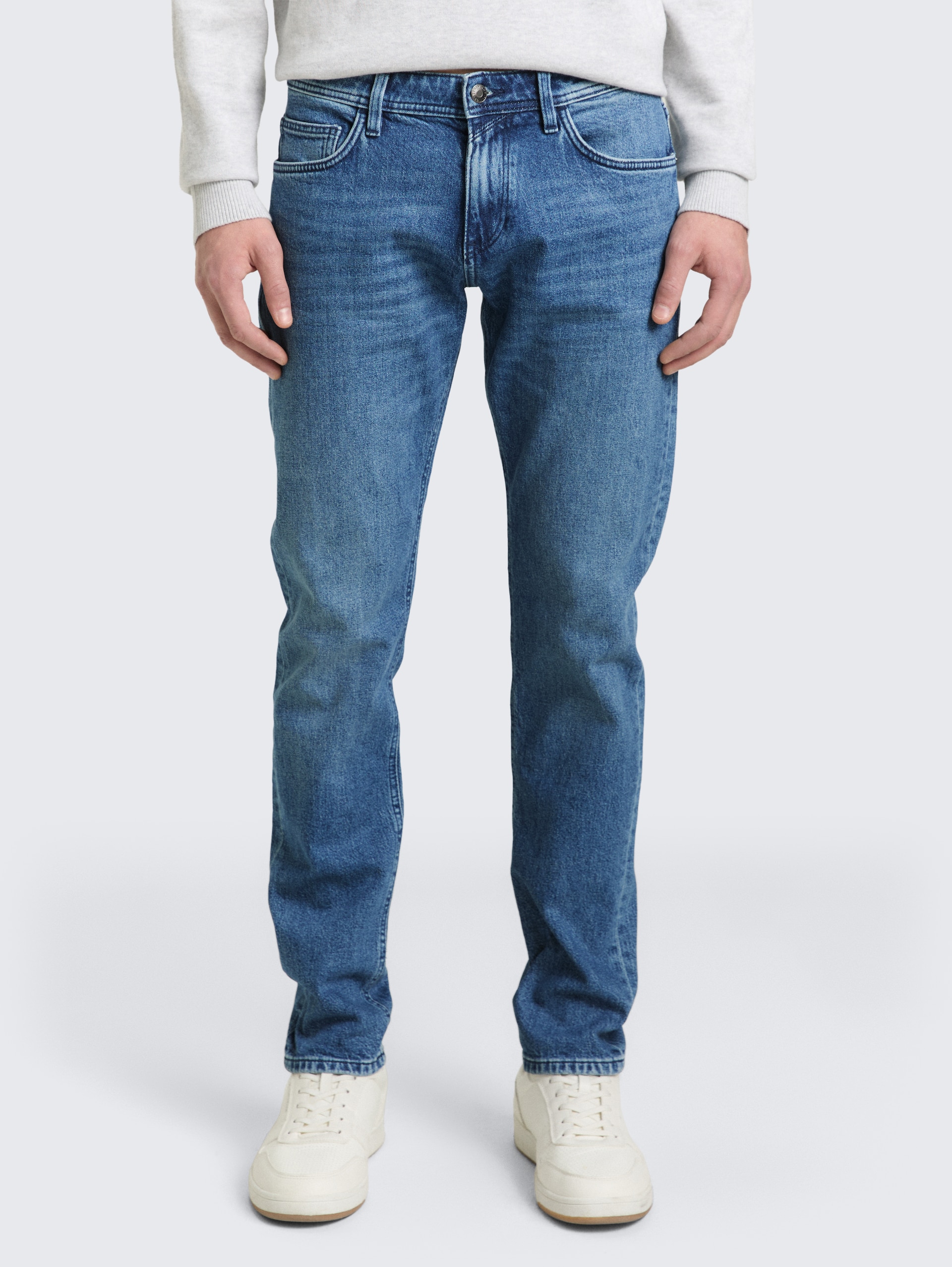TTPIERS SLIM Jeans - Stone Blue Denim - Ausschnitt Model-Vorderansicht