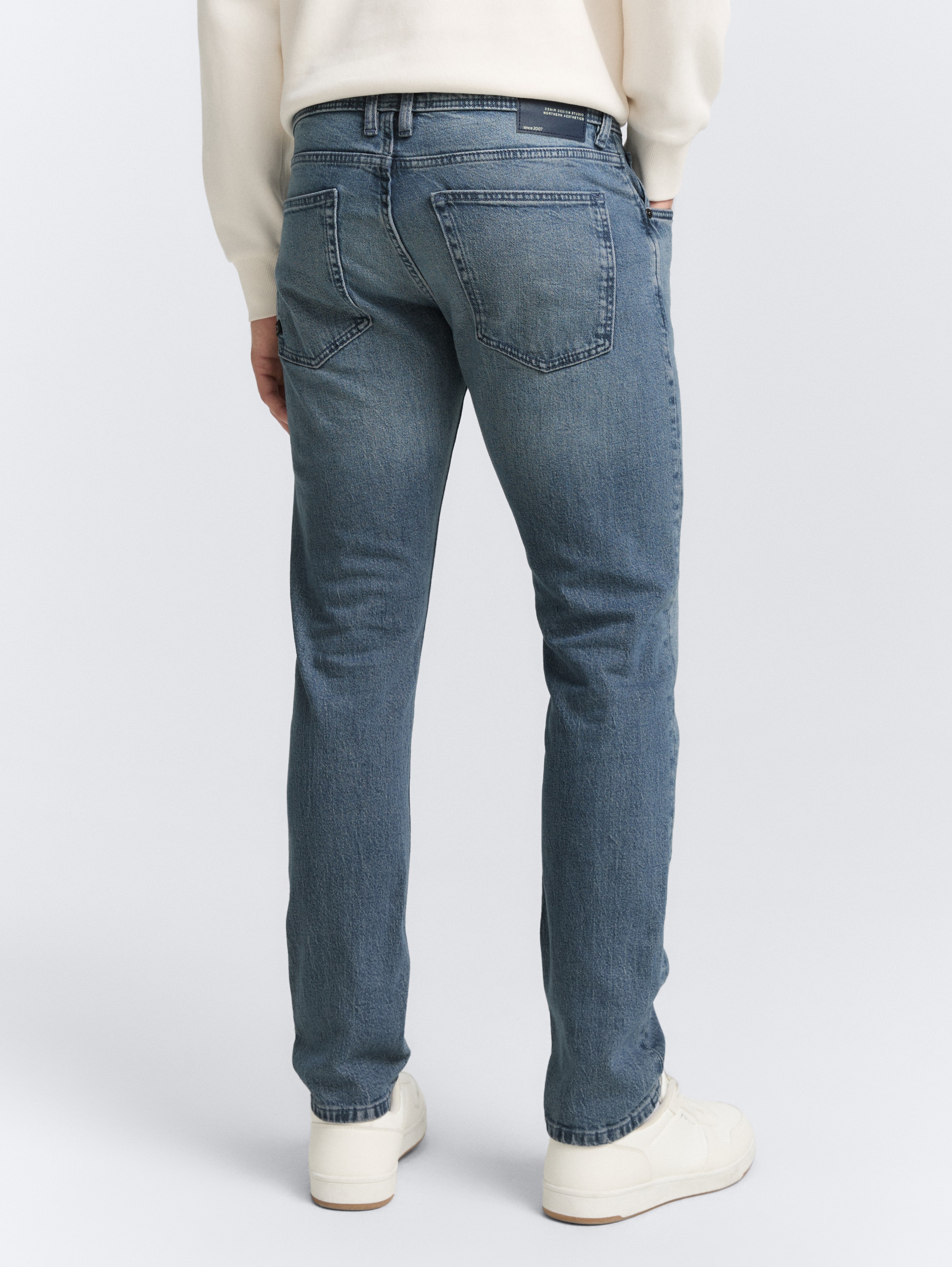 TTPIERS SLIM Jeans - mid stone blue grey denim - Auschnitt Model-Rückansicht