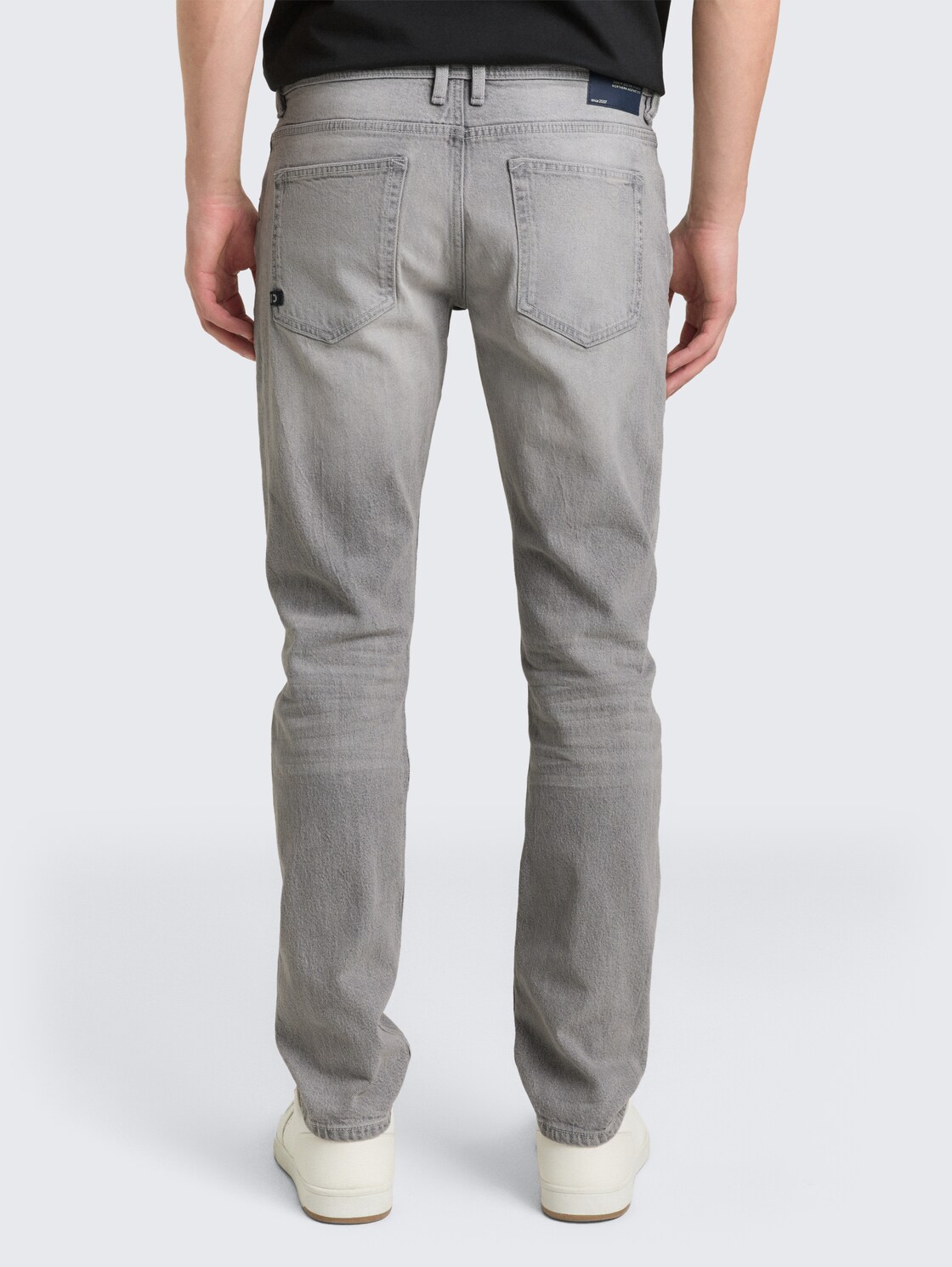 TTPIERS SLIM Jeans - used light stone grey denim - Auschnitt Model-Rückansicht