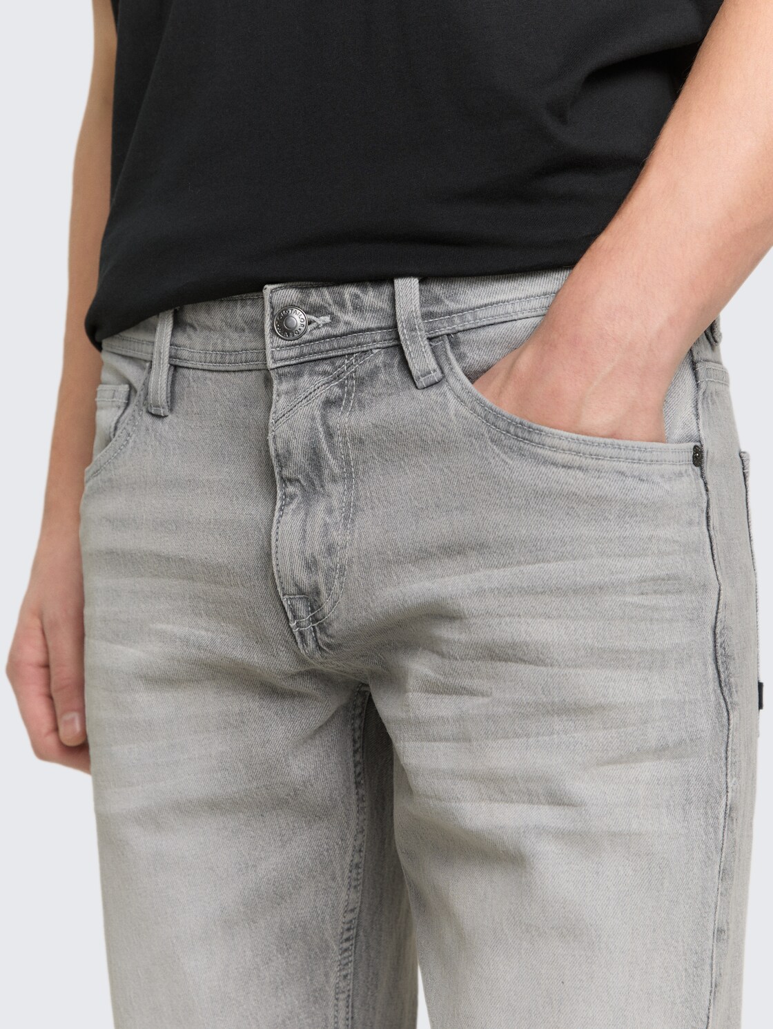 TTPIERS SLIM Jeans - used light stone grey denim - Detail-Model-Ansicht