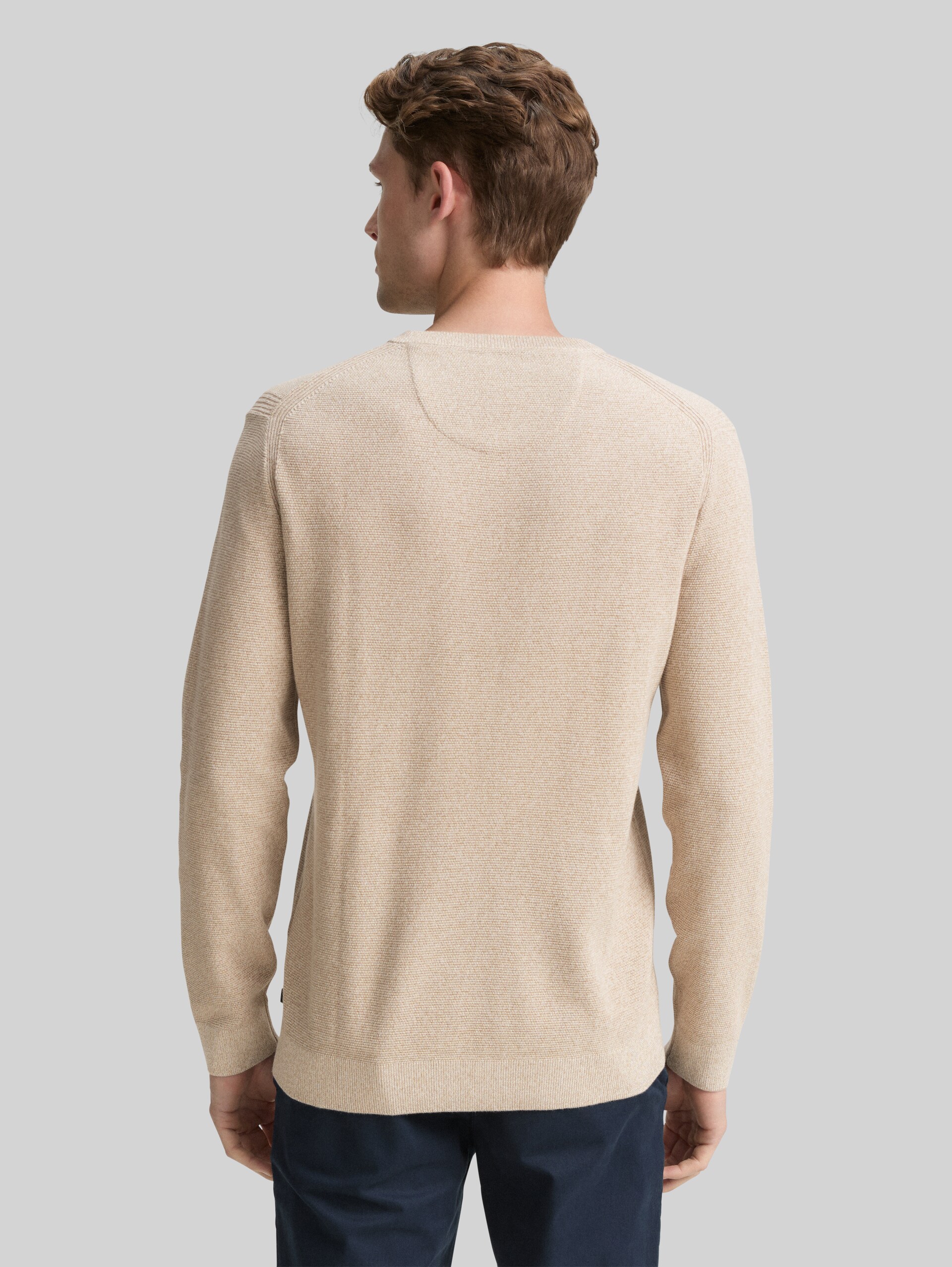 Knitted jumper with V-neck made from organic cotton - beige offwhite twotone