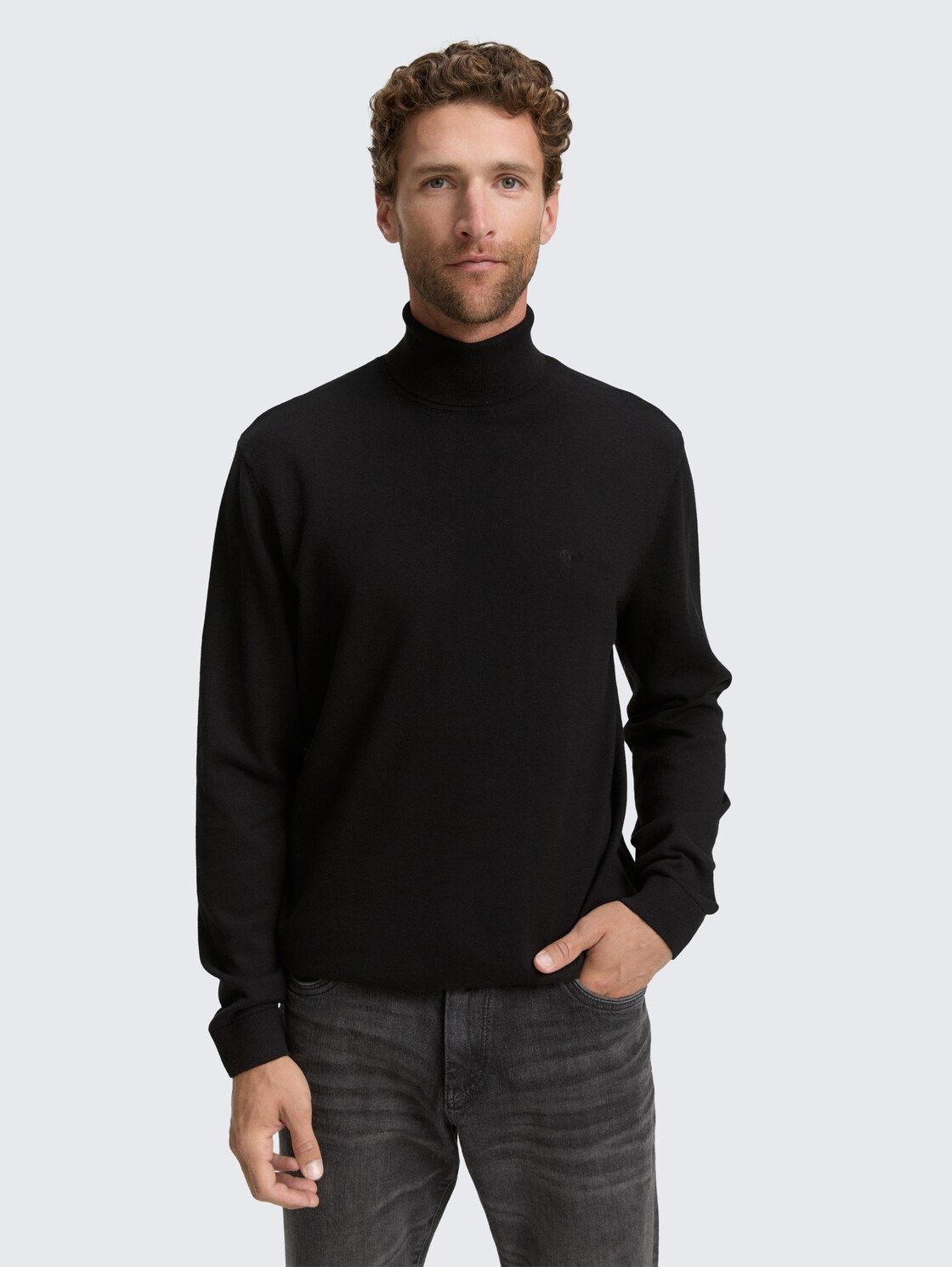 Rollkragenpullover aus Baumwolle - Black - Ausschnitt Model-Vorderansicht