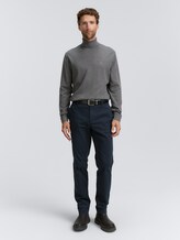 Rollkragenpullover aus Baumwolle - classic dark grey melange - Model-Vorderansicht