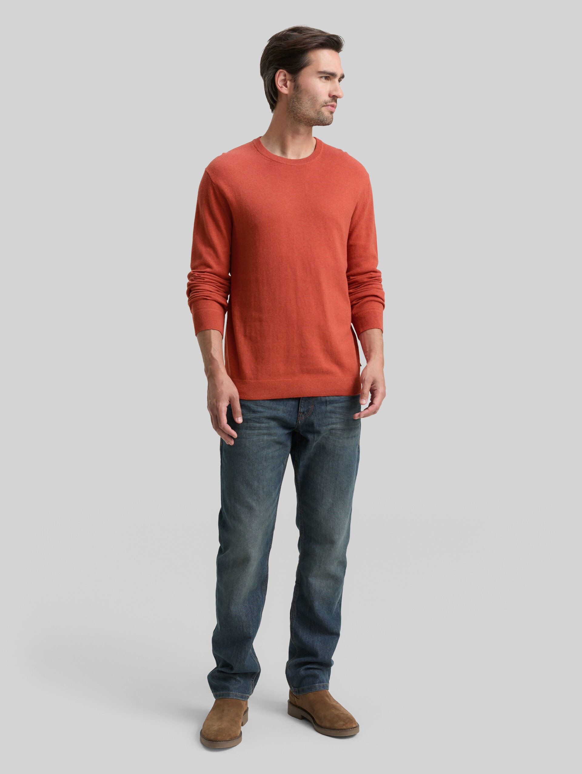 Knitted jumper with cashmere blend - rust red melange - Model front view