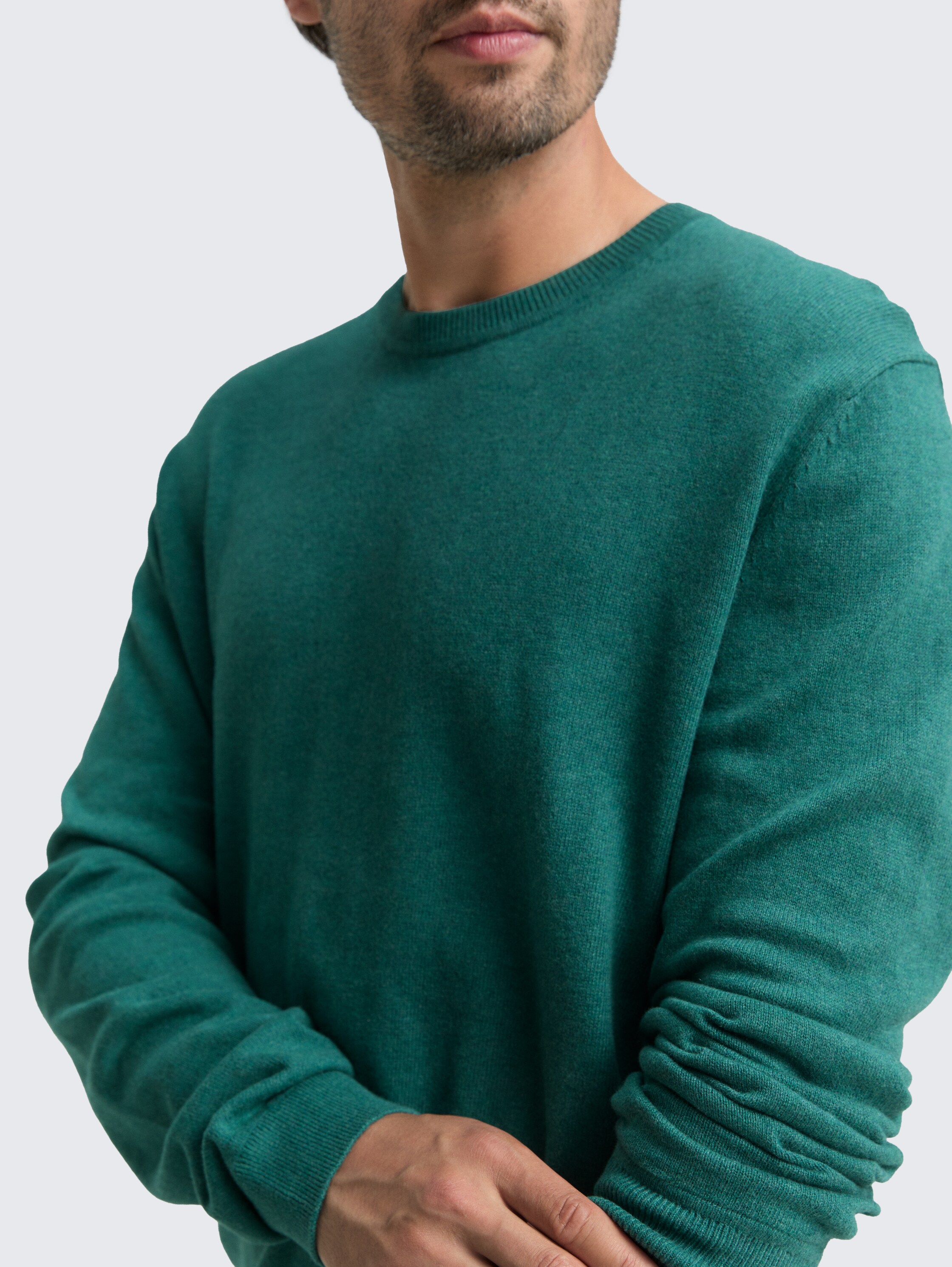 Strickpullover mit Kaschmir-Anteil - jasper green melange - Detail-Model-Ansicht