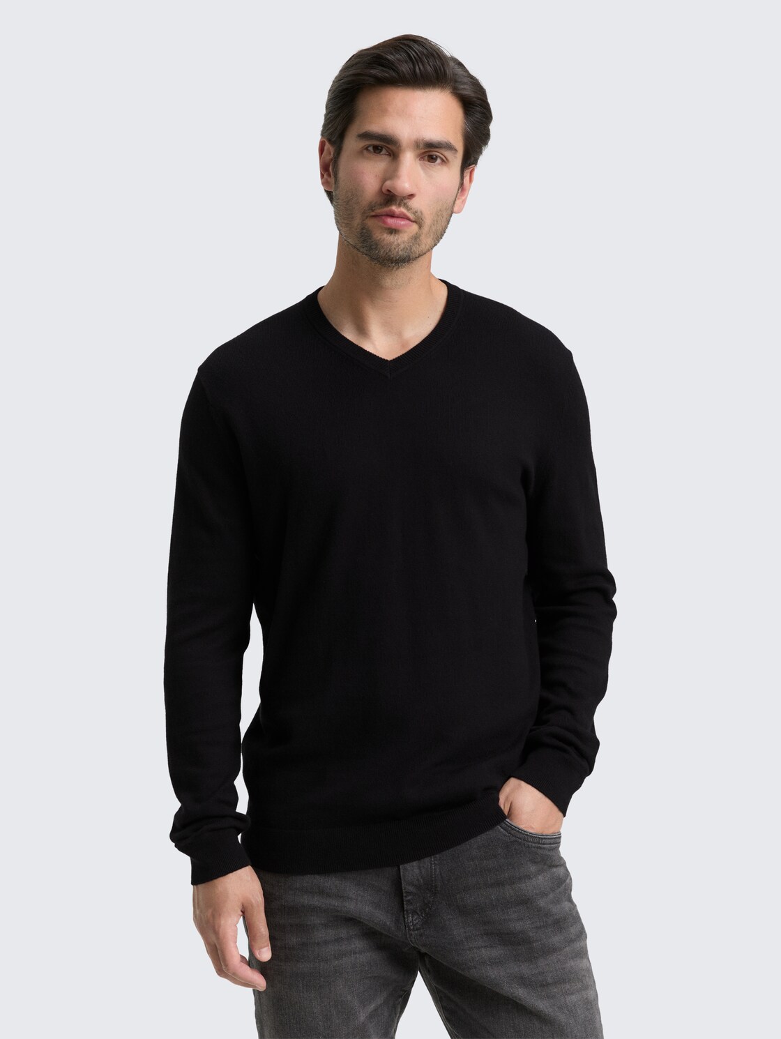 Strickpullover mit Kaschmir-Anteil - Black - Ausschnitt Model-Vorderansicht