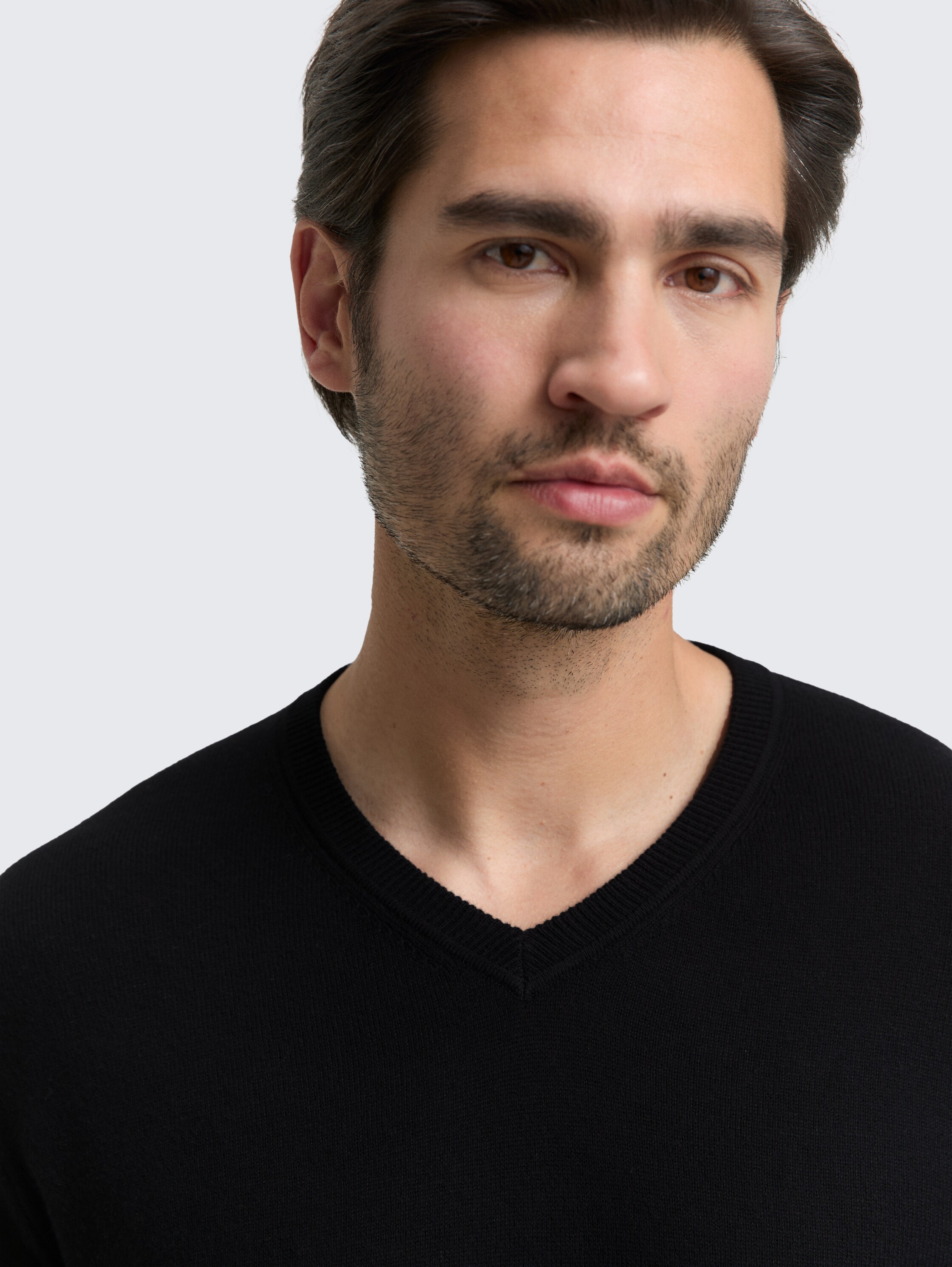 Knitted jumper with cashmere blend - Black - Detail model view