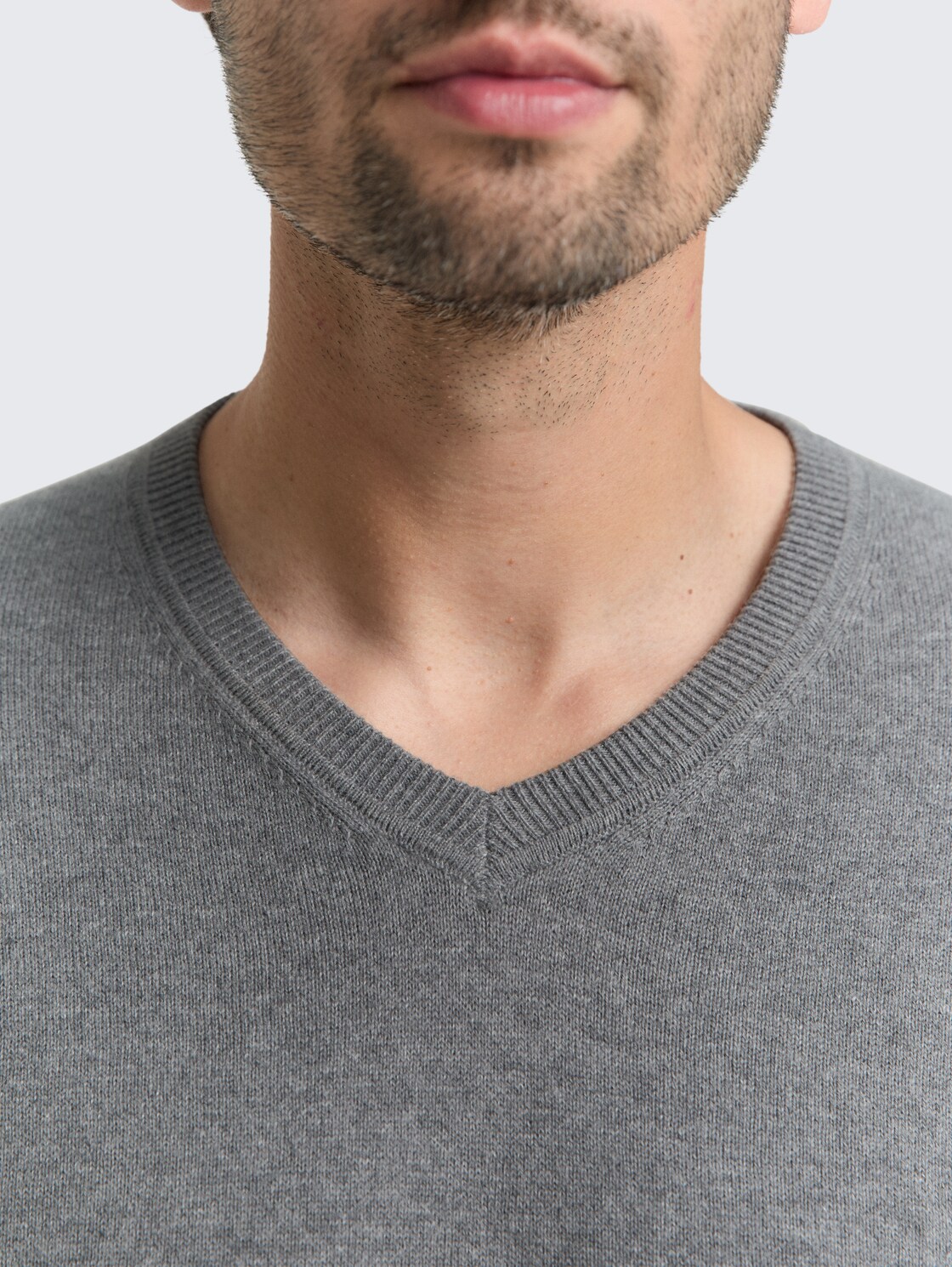 Strickpullover mit Kaschmir-Anteil - classic dark grey melange - Detail-Model-Ansicht