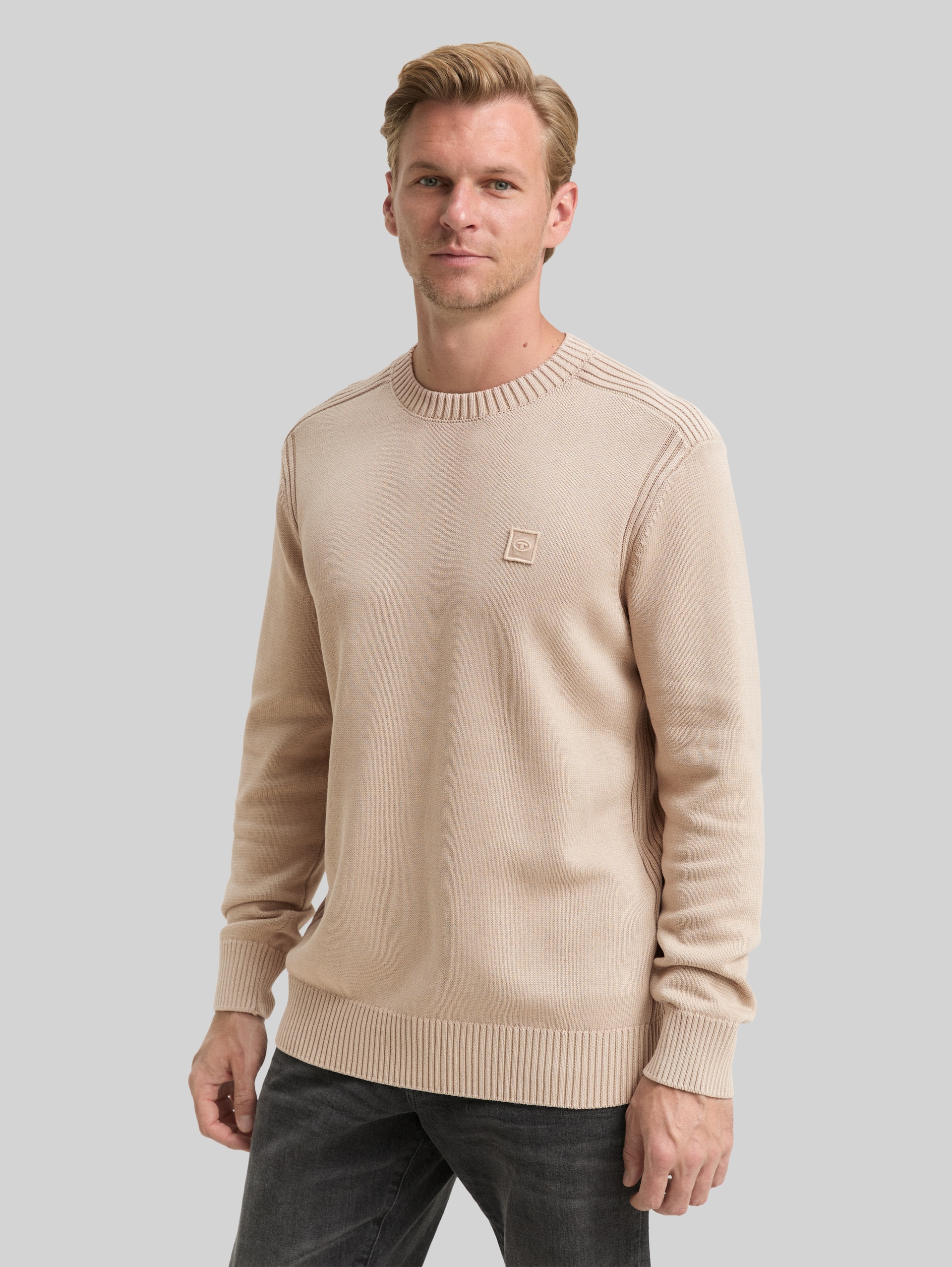 Strickpullover im Washed-Look aus Baumwolle - light cashmere - Ausschnitt Model-Vorderansicht