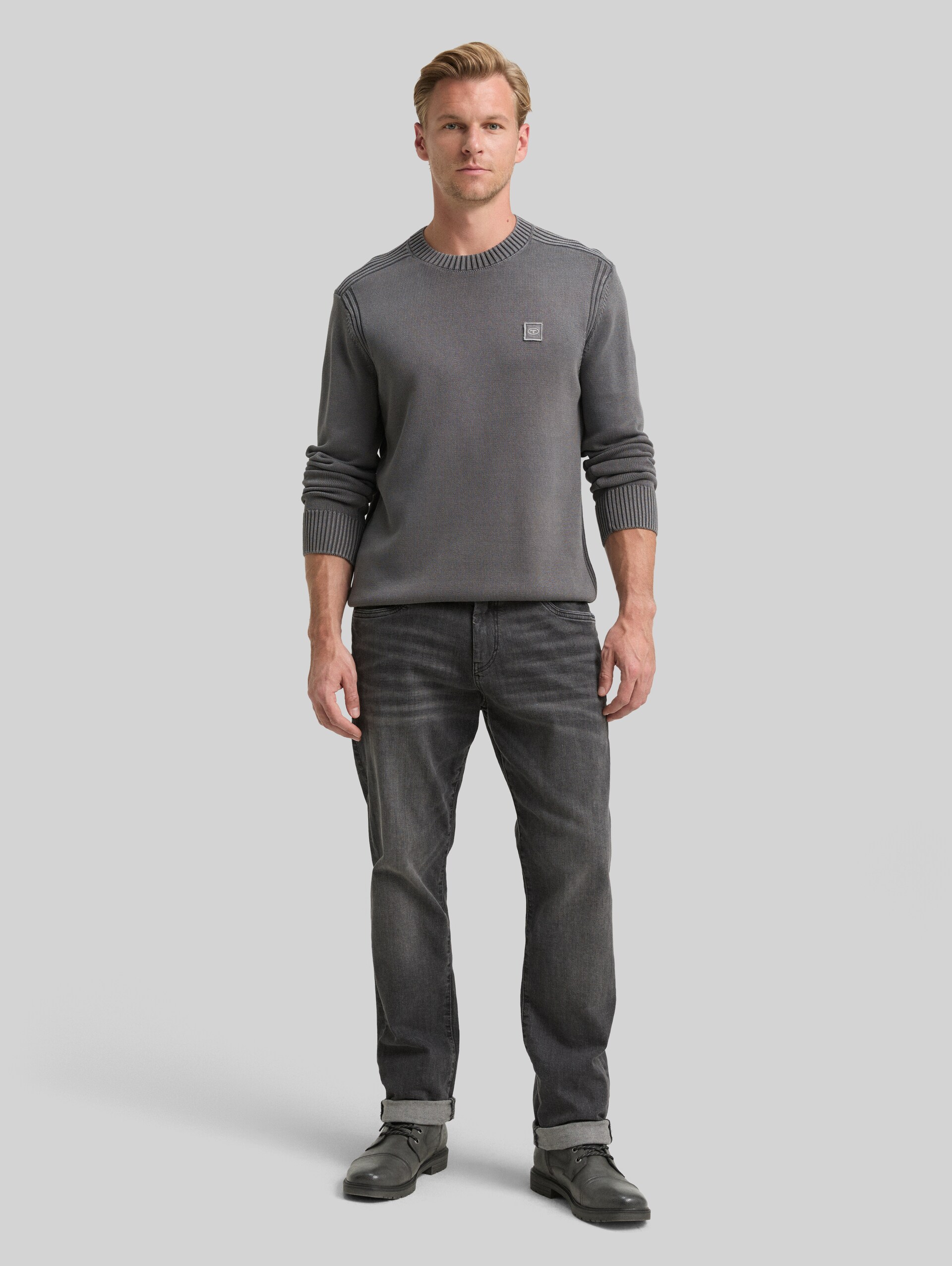 Washed-look knitted jumper made from cotton - classic dark grey - Model front view