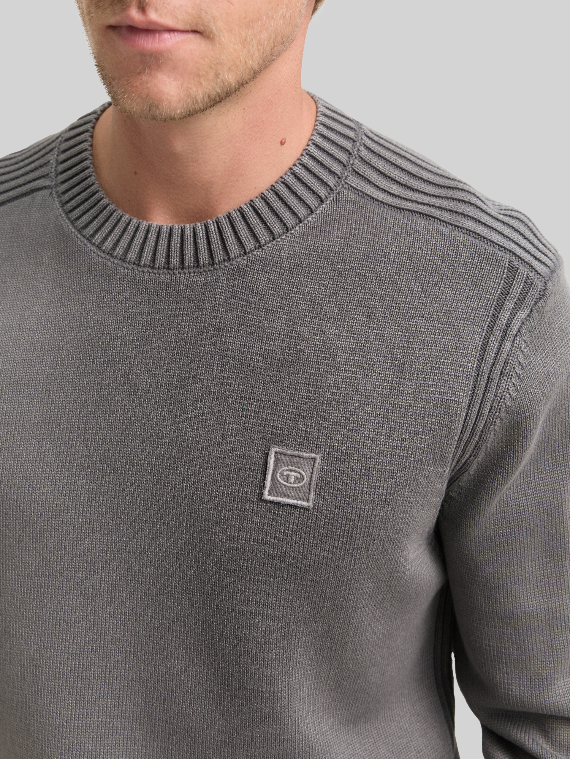 Washed-look knitted jumper made from cotton - classic dark grey - Detail model view