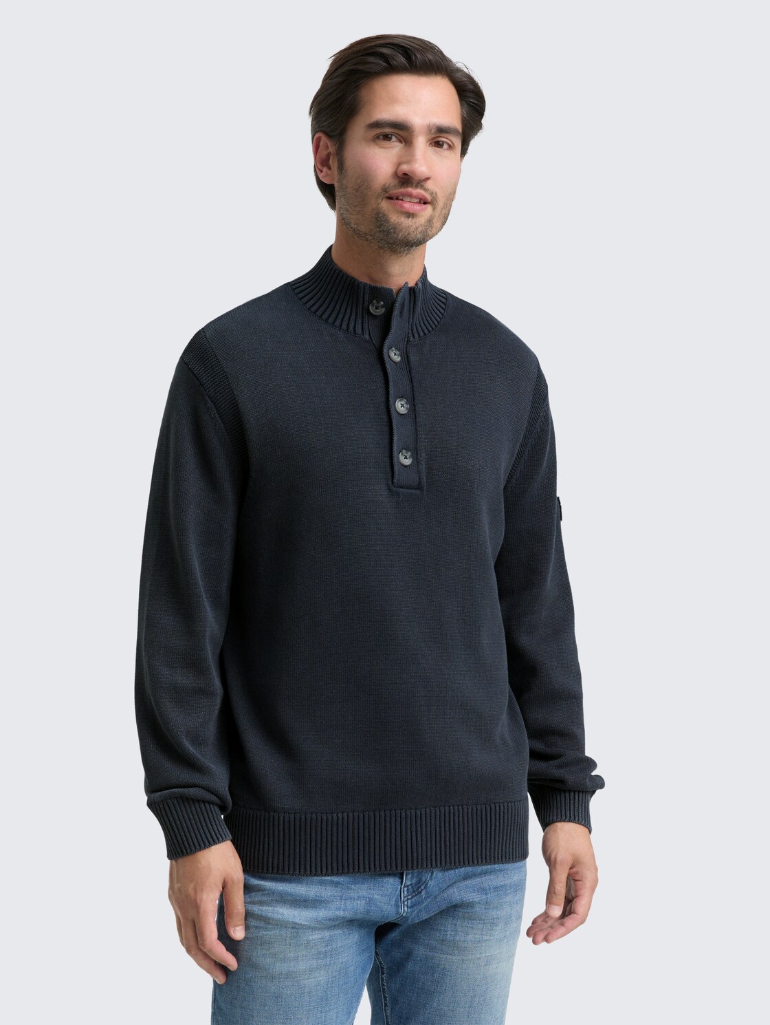 Troyer knitted jumper in a washed cotton look - sky captain blue - Neckline model front view