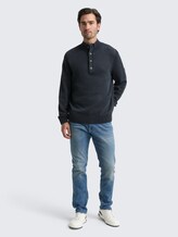 Troyer Strickpullover im Washed-Look aus Baumwolle - sky captain blue - Model-Vorderansicht