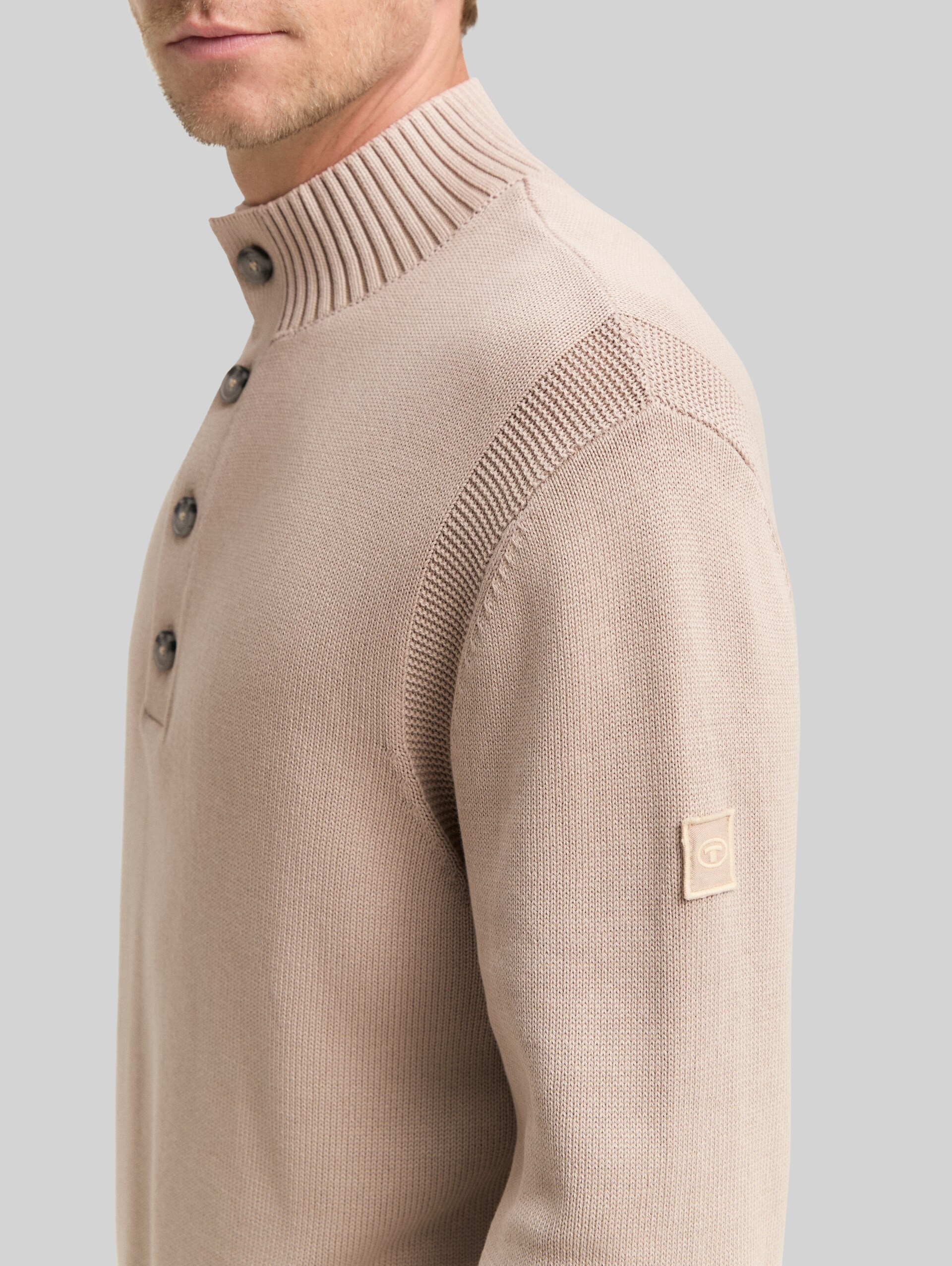 Troyer knitted jumper in a washed cotton look - light cashmere - Detail model view