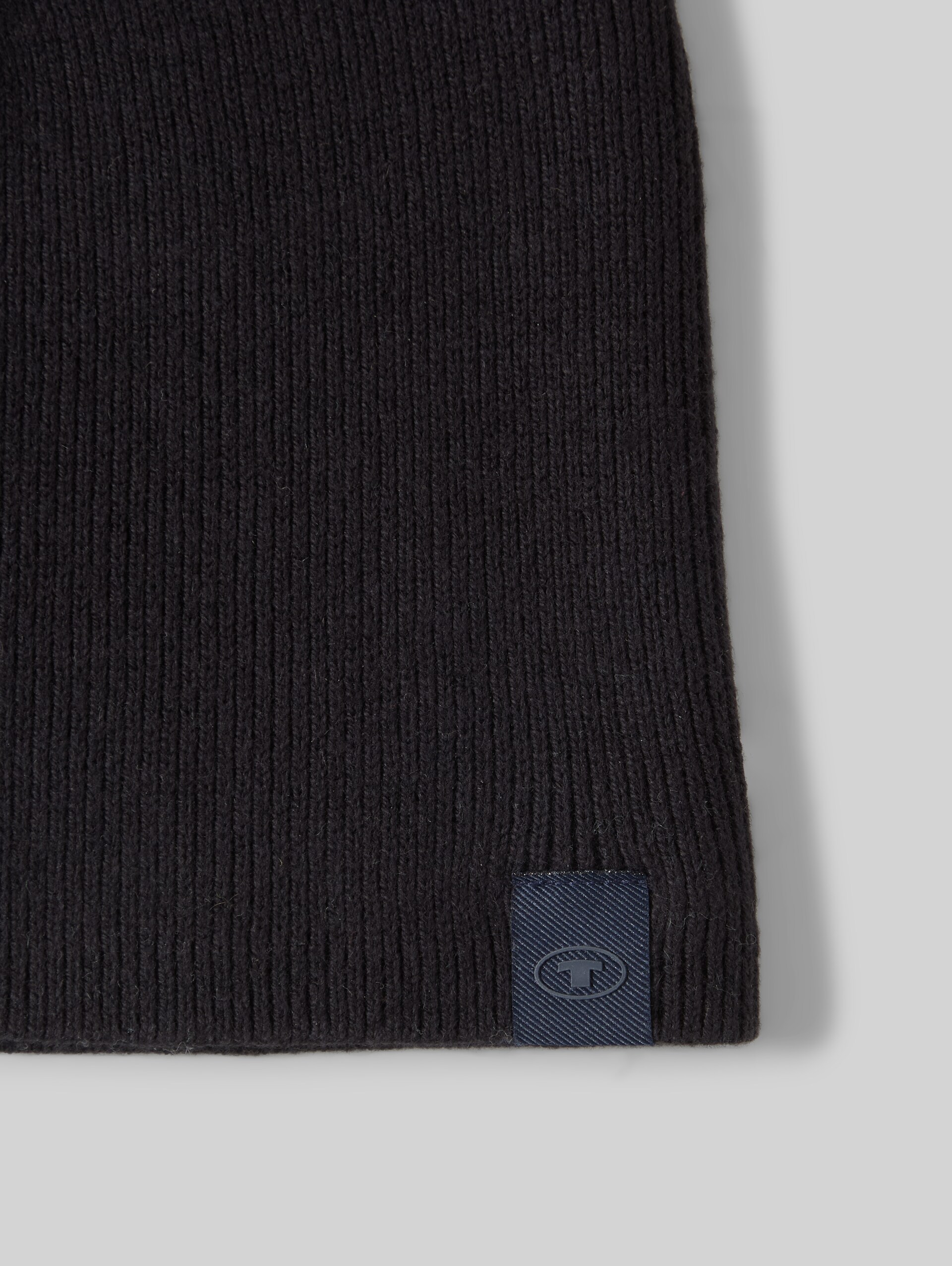Beanie hat with cashmere content - Black - Material view